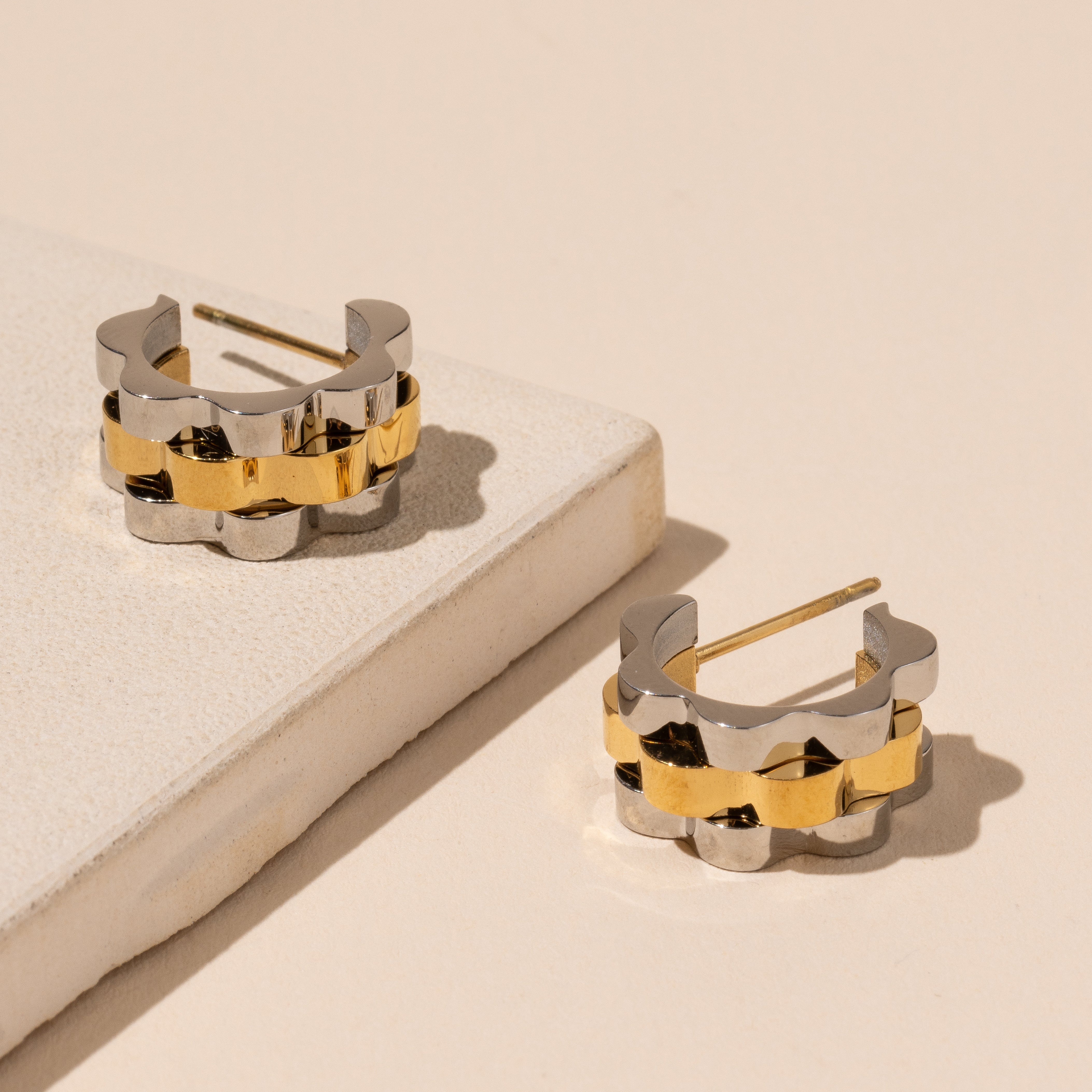 Wavy 18K Gold-Dipped Stainless Steel Hoop Earrings - Frem