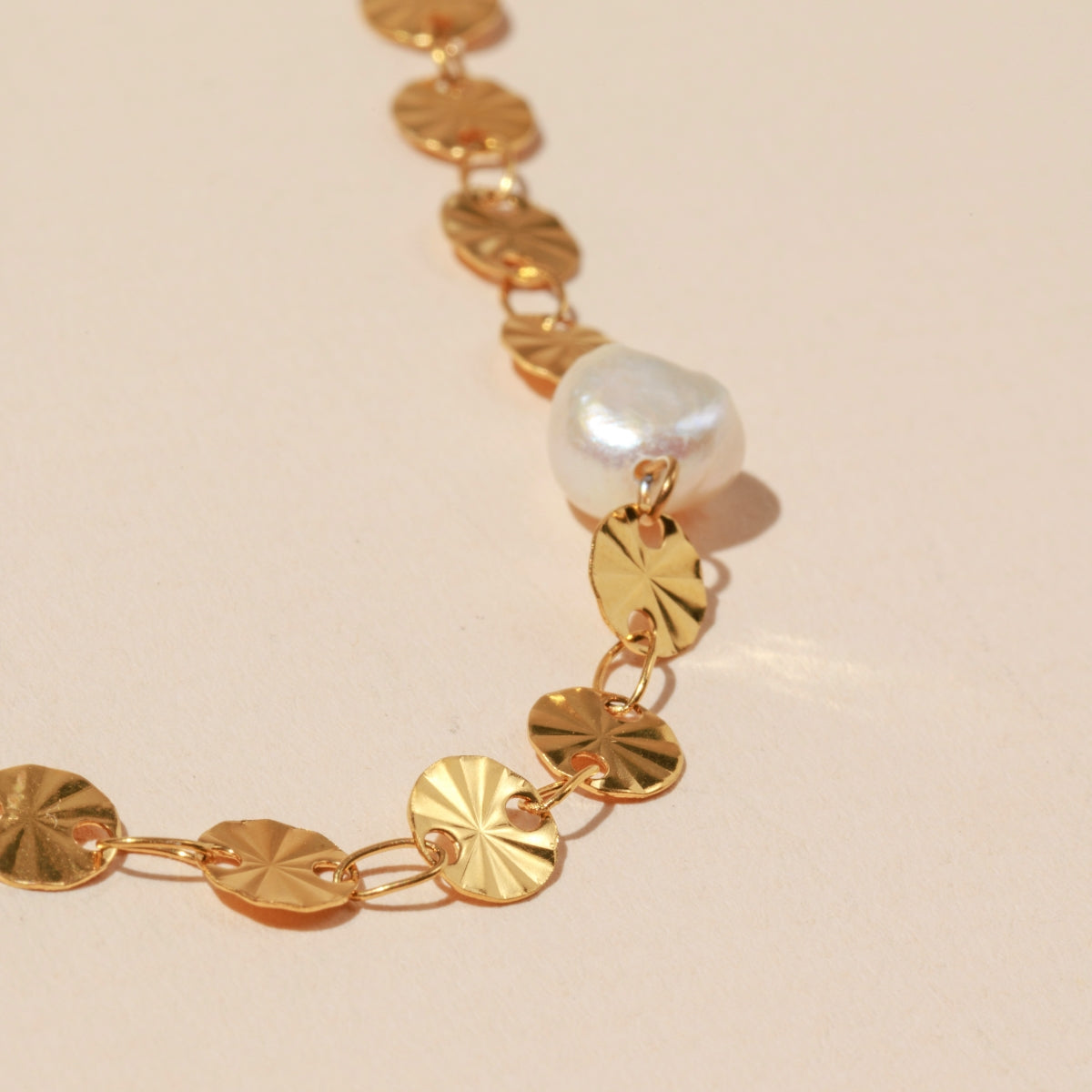 Pearl & Round Charm 18K Gold-Plated Stainless Steel | Necklace