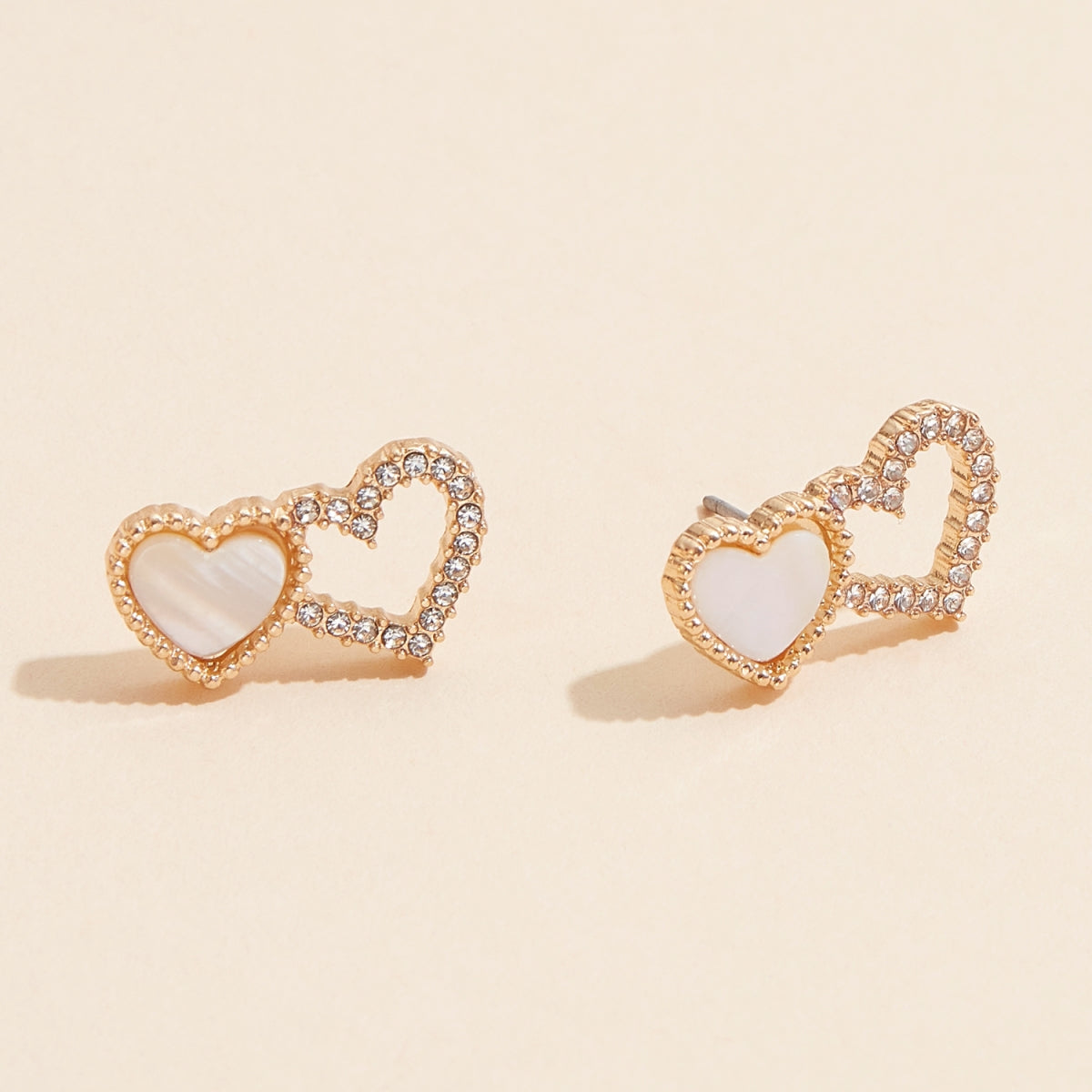 Linked Hearts Shell Stud | Earrings
