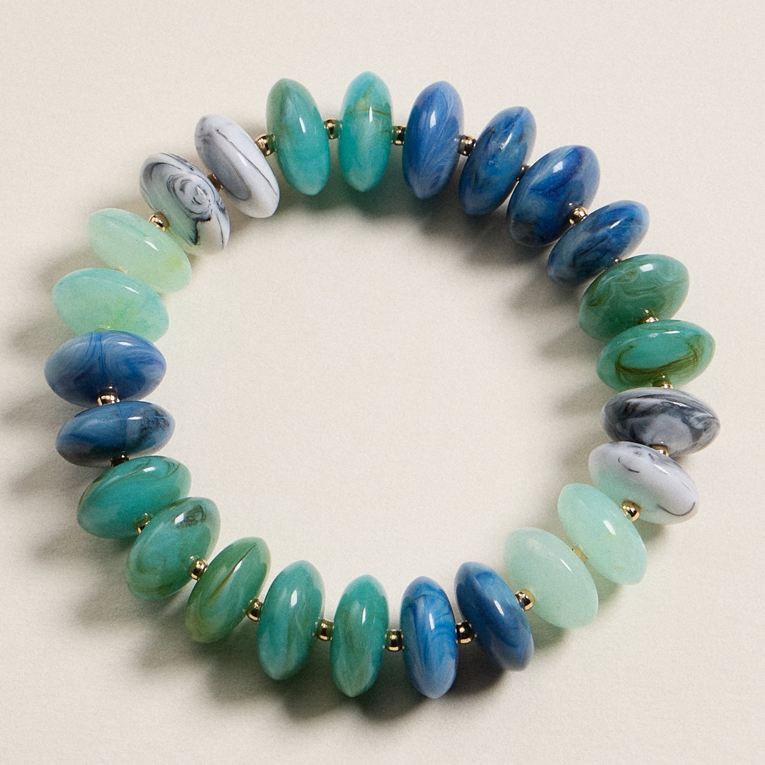 Gradient Resin Disk Stretch Bracelet in Ombre Tones