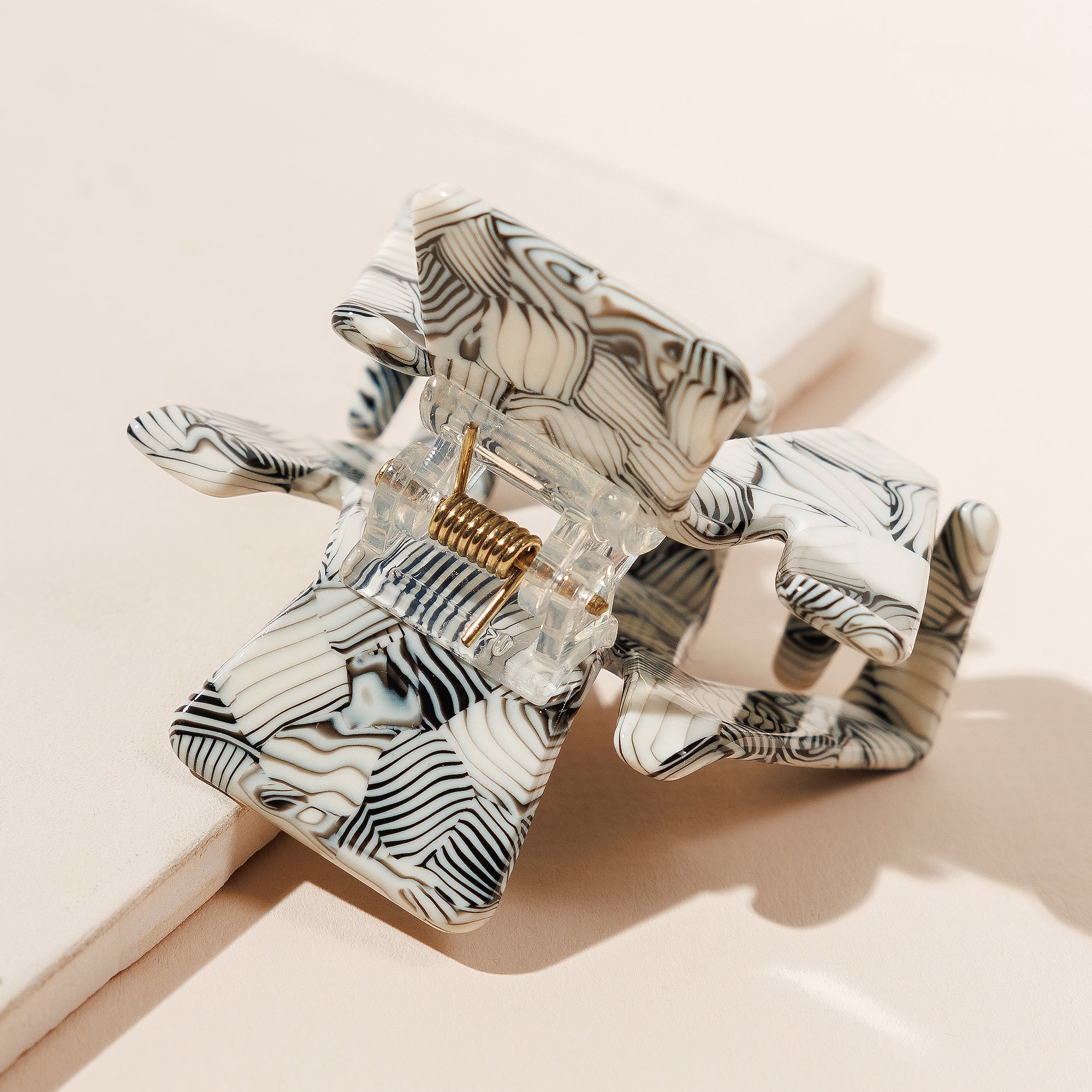 Chic Mini Zigzag Print Hair Claw