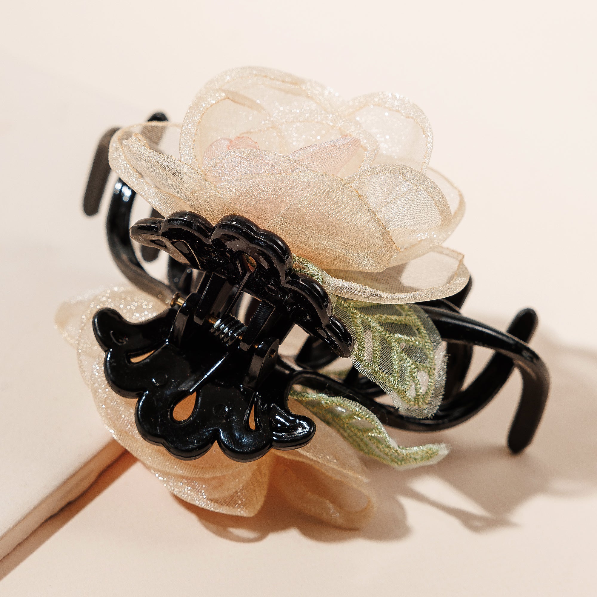 Elegant Vintage Flower Hair Claw