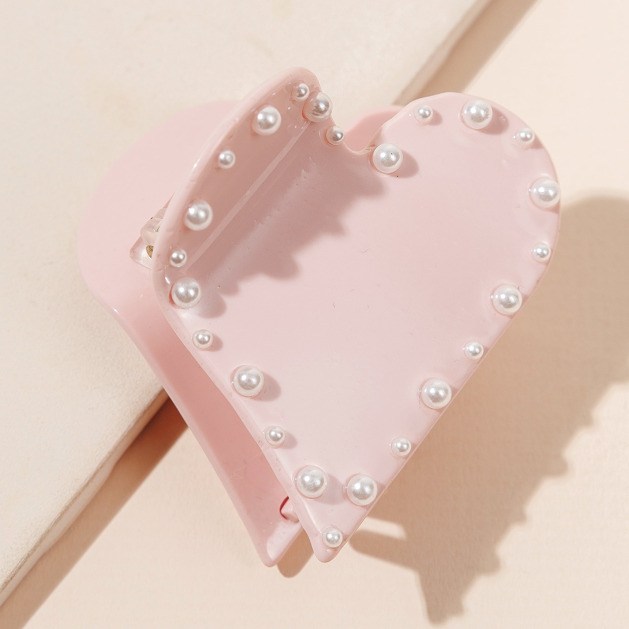 Romantic Heart-Shaped Pearl Embellished Hair Claw