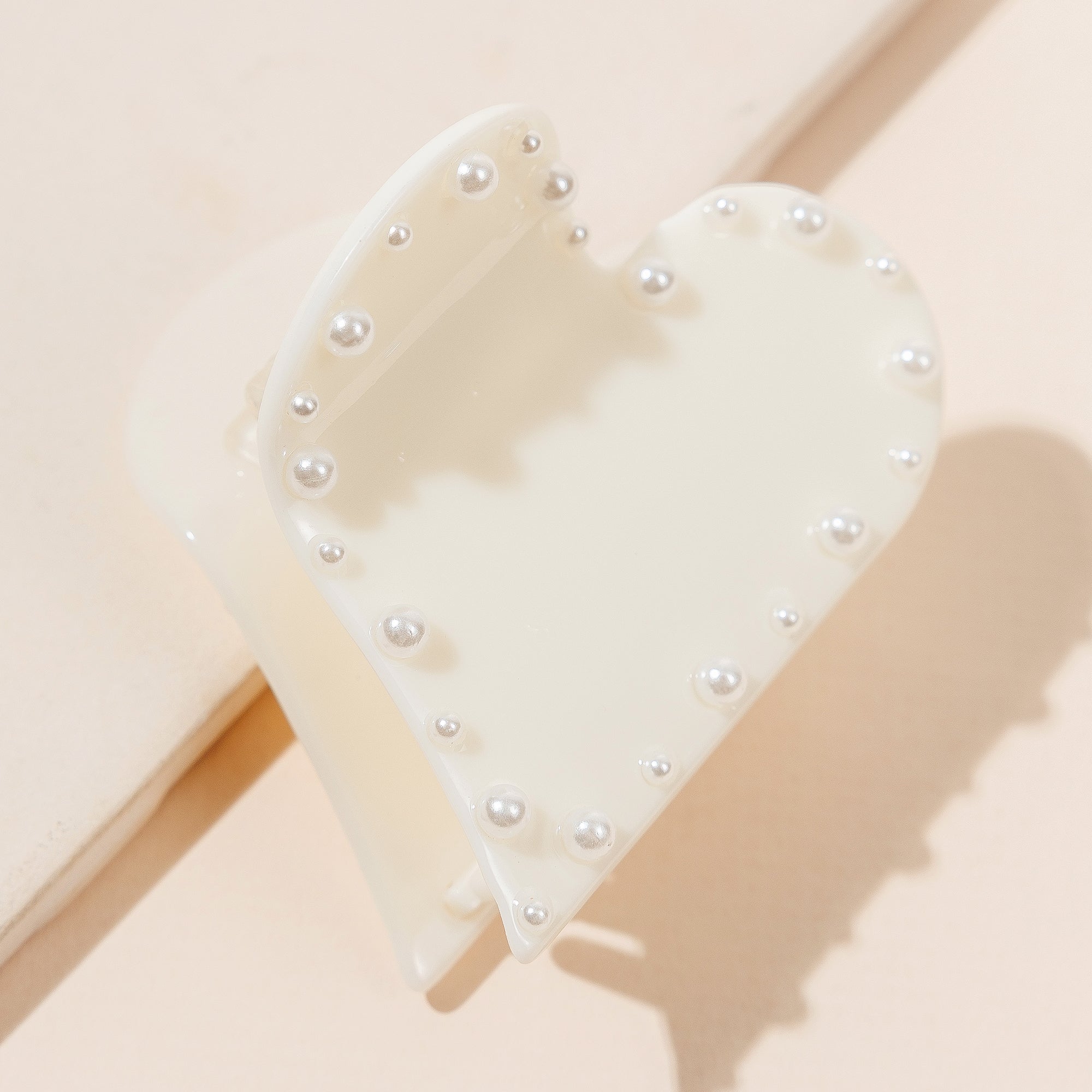 Romantic Heart-Shaped Pearl Embellished Hair Claw