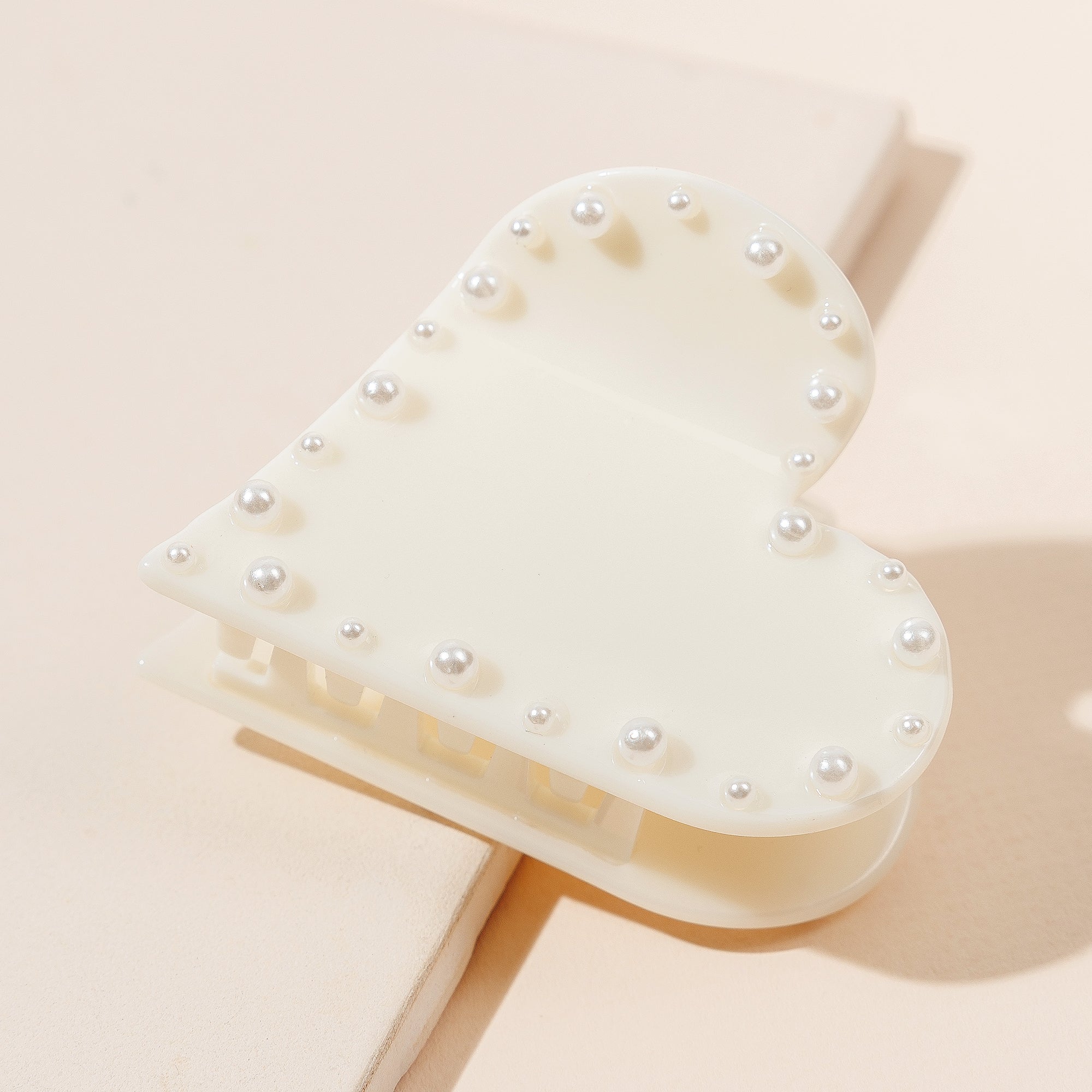 Romantic Heart-Shaped Pearl Embellished Hair Claw