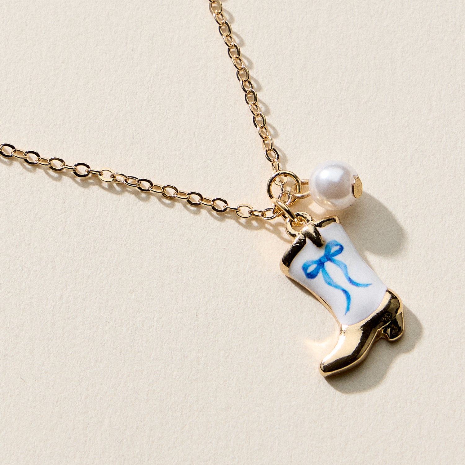 Boot Enamel Necklace – Cowboy Boot Pendant with Printed Detail & Pearl Accent - Frem