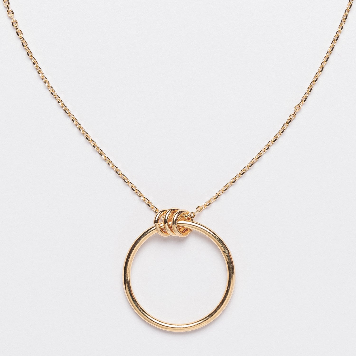 Gold Dipped Circle Pendant Necklace - Frem