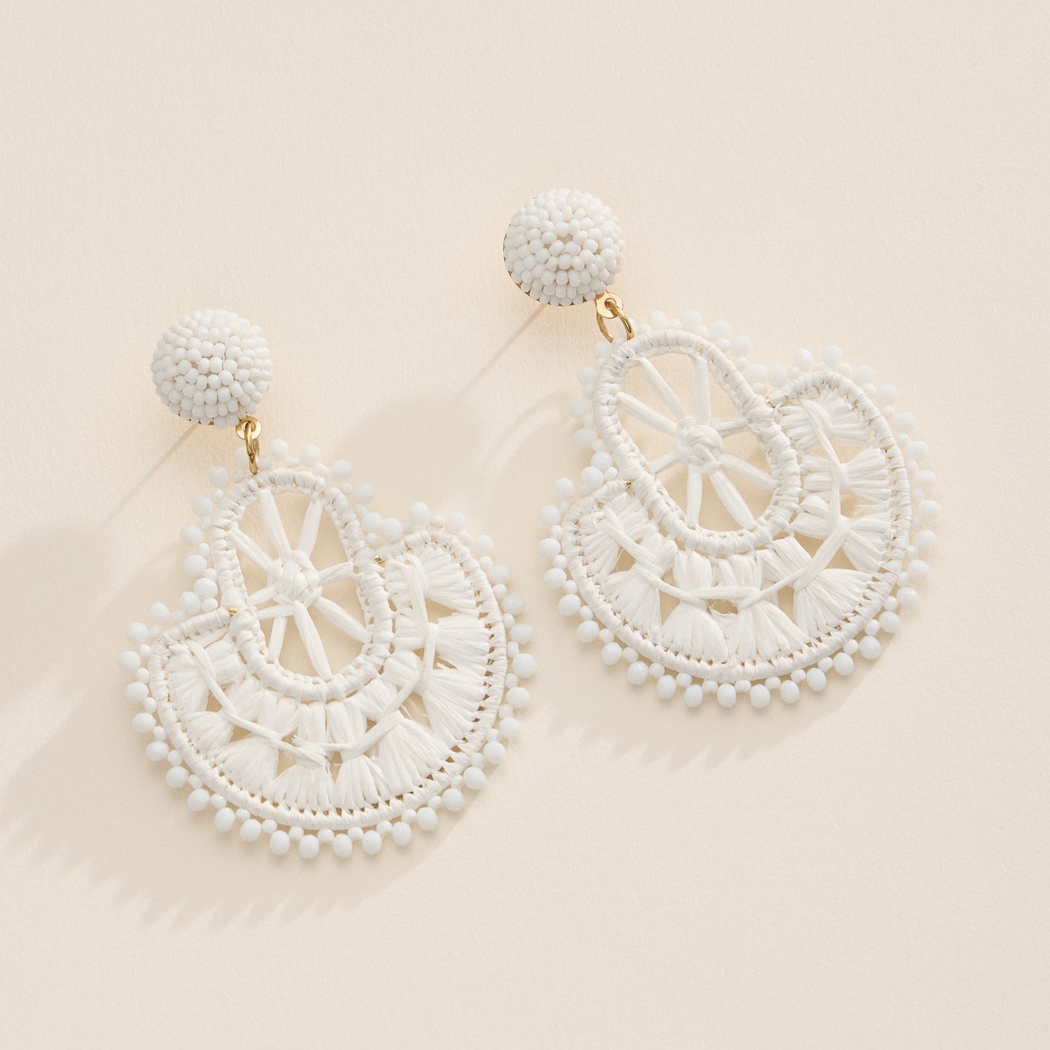 Raffia Fan Drop Earrings – Lightweight Boho-Chic Design