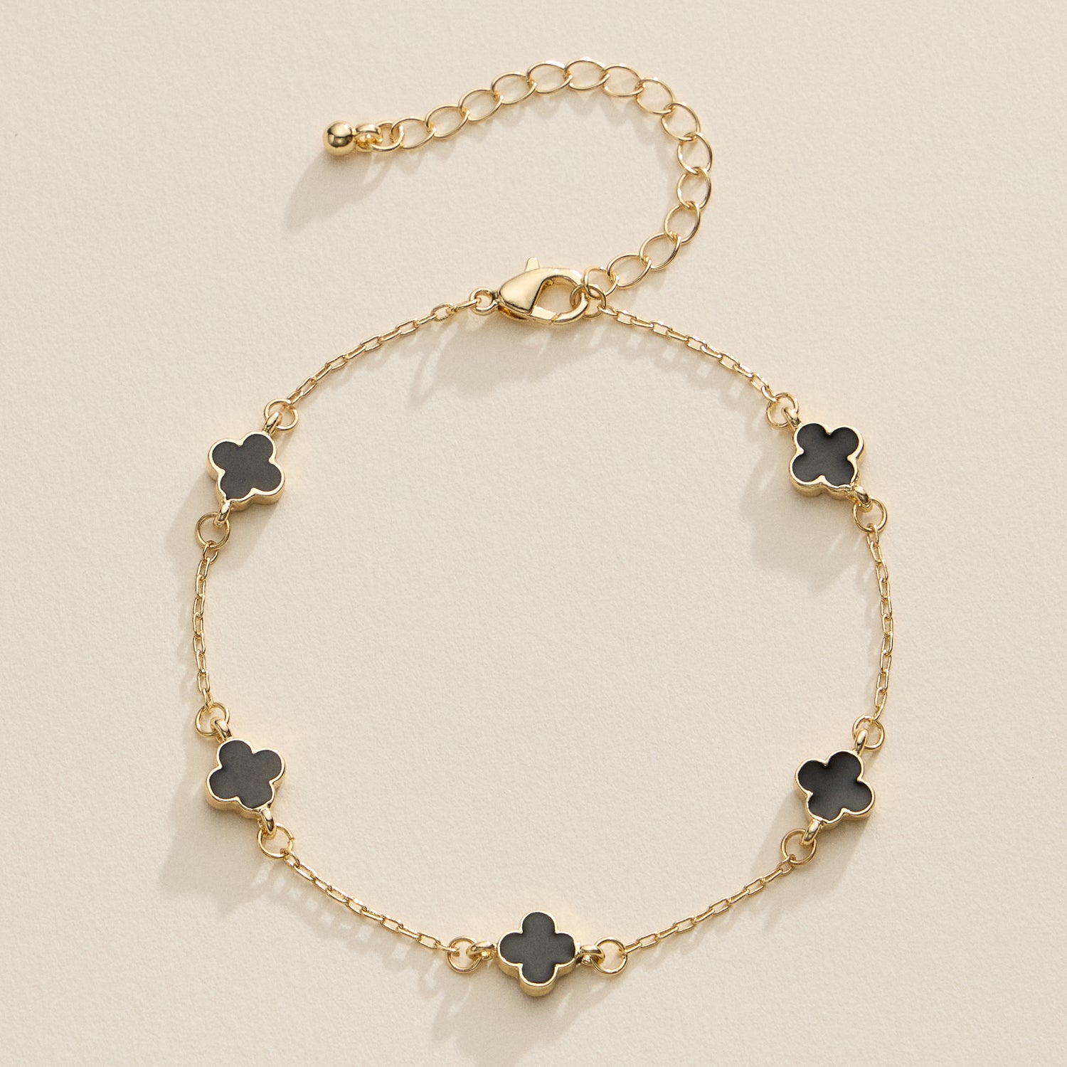 Dainty Gold Clover Bracelet – Delicate Chain with Enamel Detailing