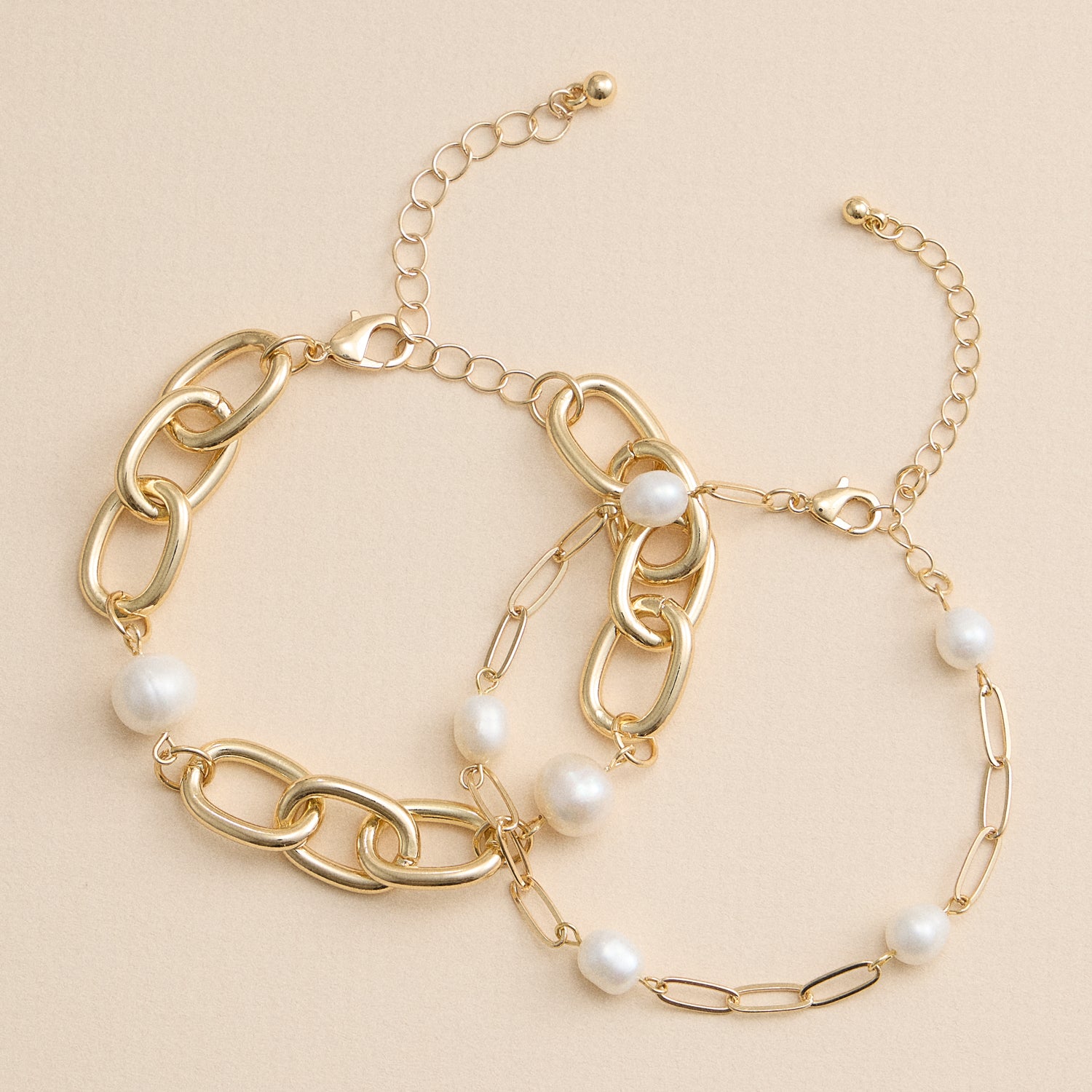 Layered Gold Chain Bracelet with Freshwater Pearls – Refined Modern Set
