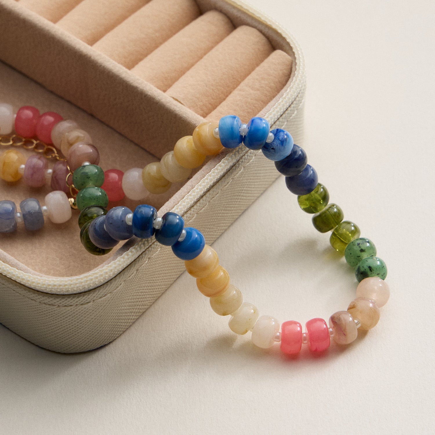 Gradient Color Round Disc Beaded Necklace