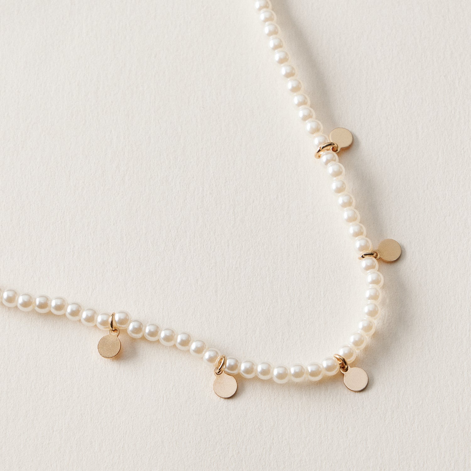 Pearl Disc Charm Anklet | Dainty Beaded Jewelry