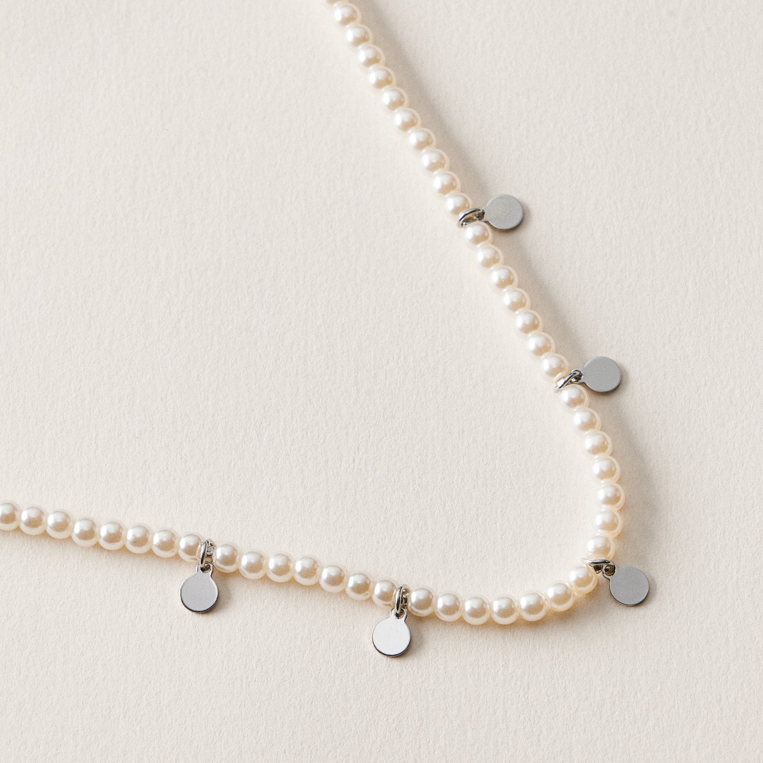 Pearl Disc Charm Anklet | Dainty Beaded Jewelry