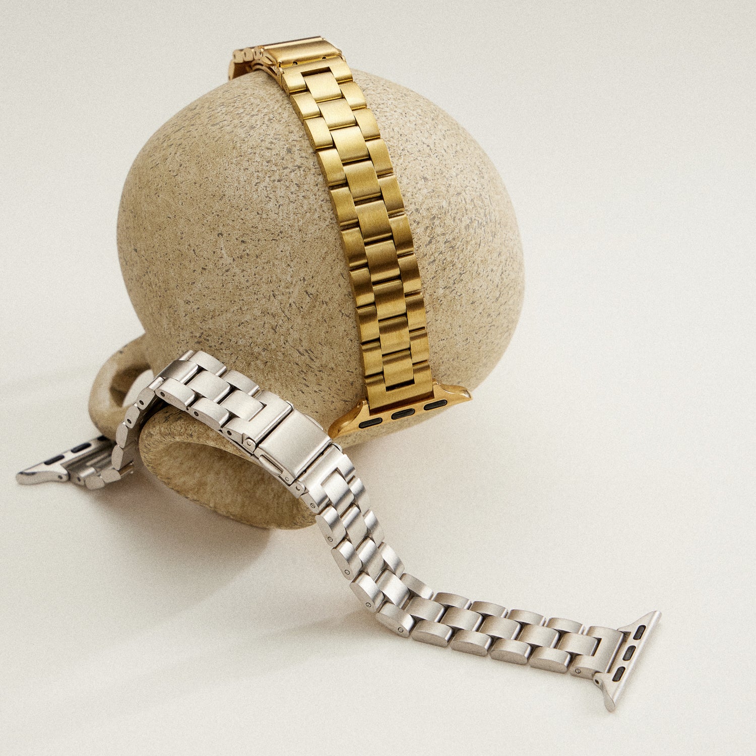 Stylish Gold and Silver Stainless Steel Apple Watch Bands – Modern Elegant Design