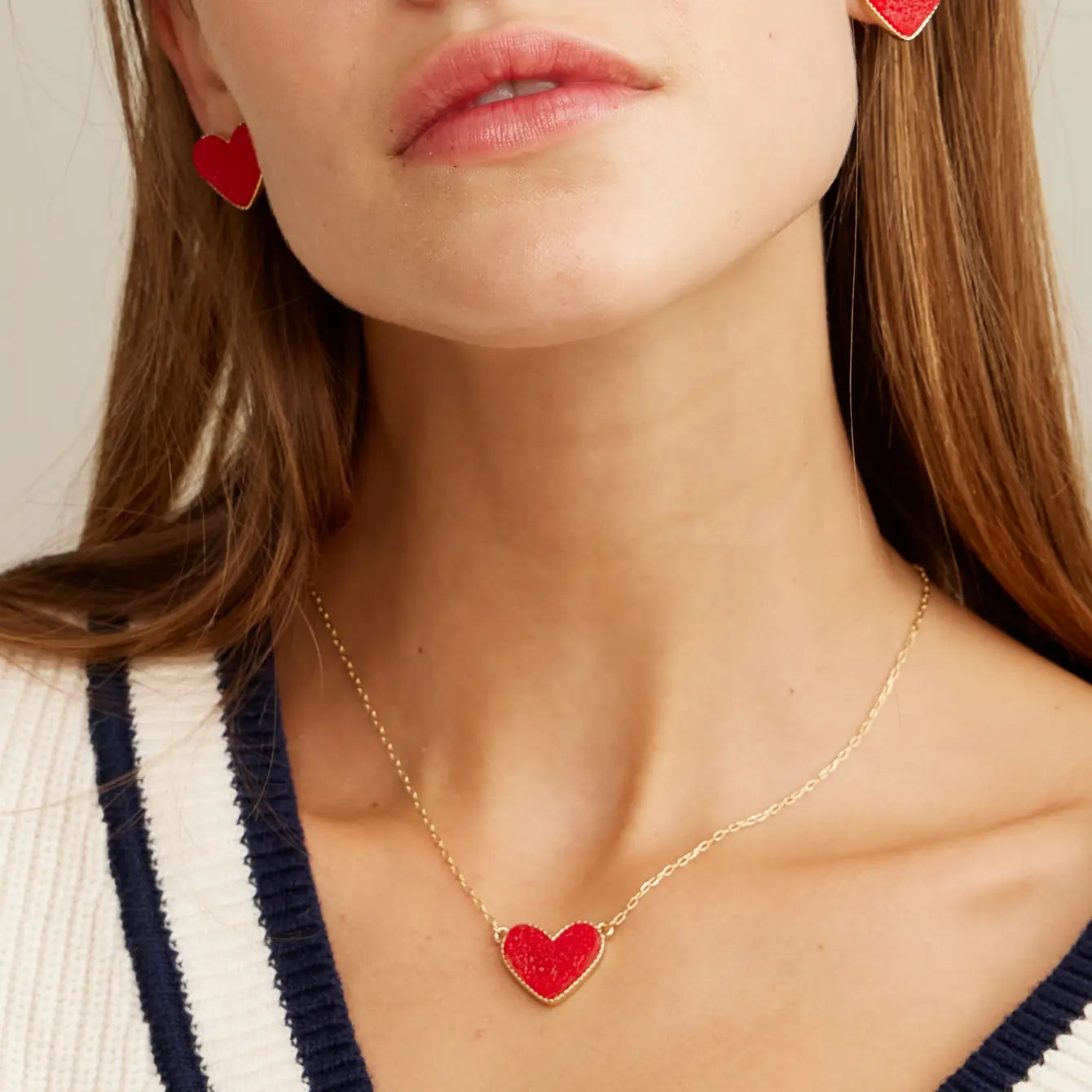 Short Necklace with Heart-Shaped Druzy Stone Charm