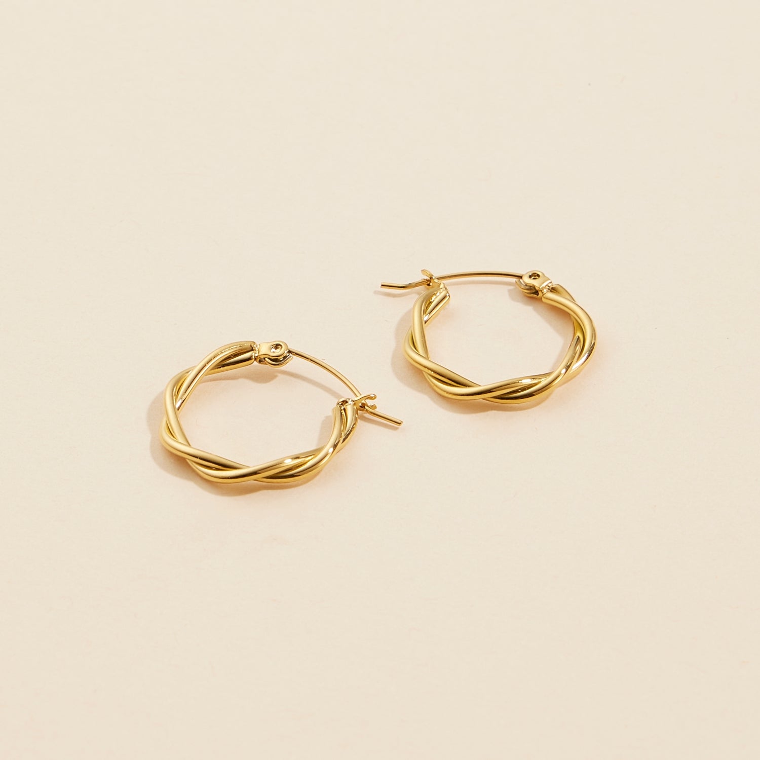 Twist-Detail Gold-Dipped Stainless Steel Hoop Earrings - Frem