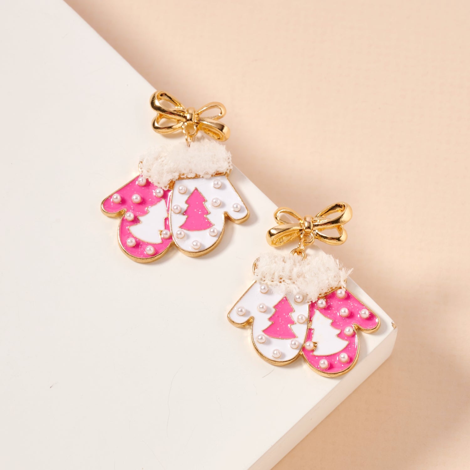 Christmas Gloves with Pearls Enamel Dangling Earrings | Charming Christmas Gloves with Pearls Enamel Drop Earrings - Frem