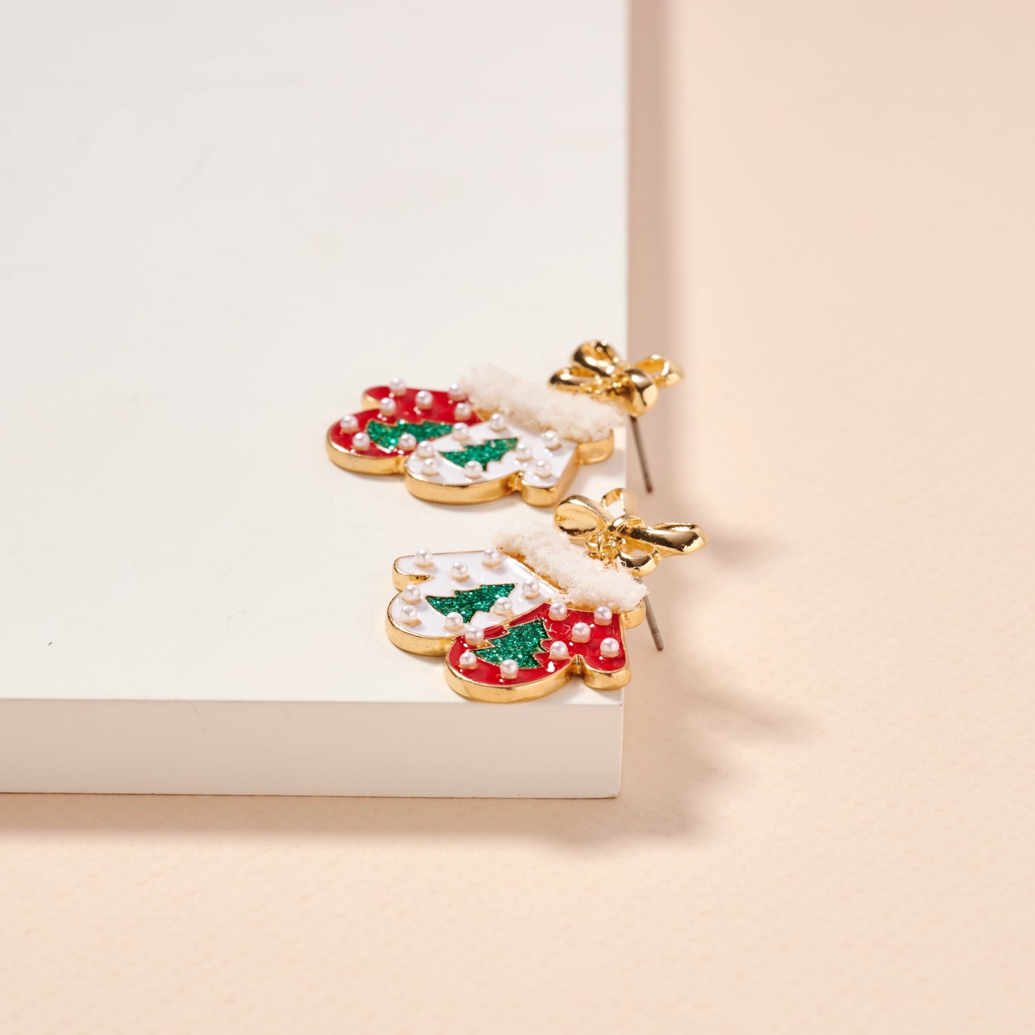Christmas Gloves with Pearls Enamel Dangling Earrings | Charming Christmas Gloves with Pearls Enamel Drop Earrings - Frem