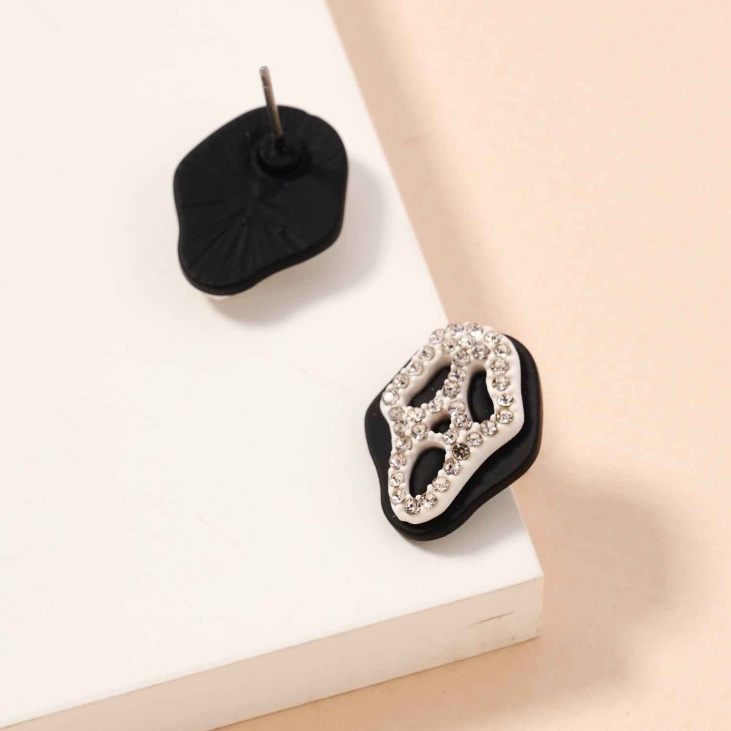 Halloween Screaming Face Stud Earrings