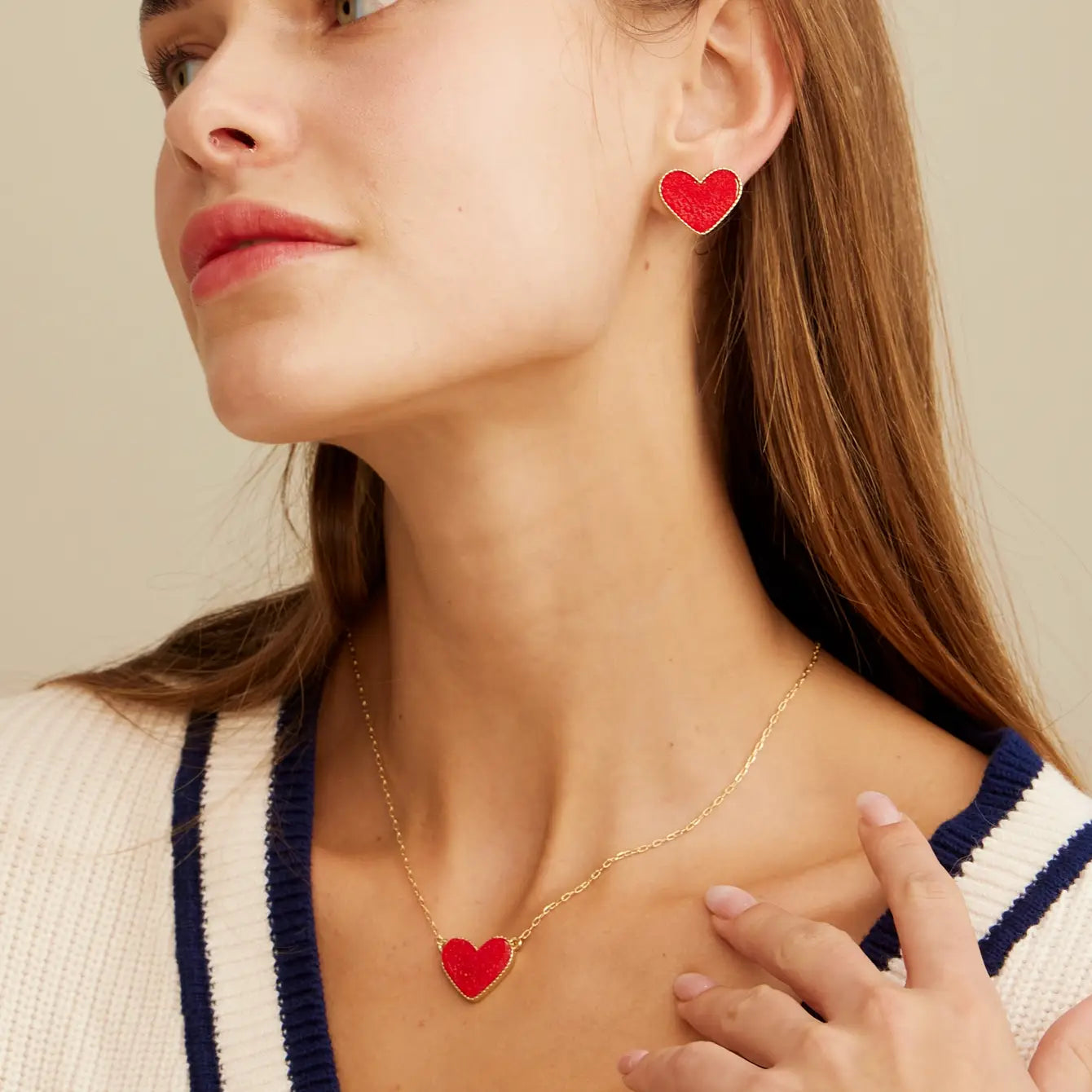 Short Necklace with Heart-Shaped Druzy Stone Charm