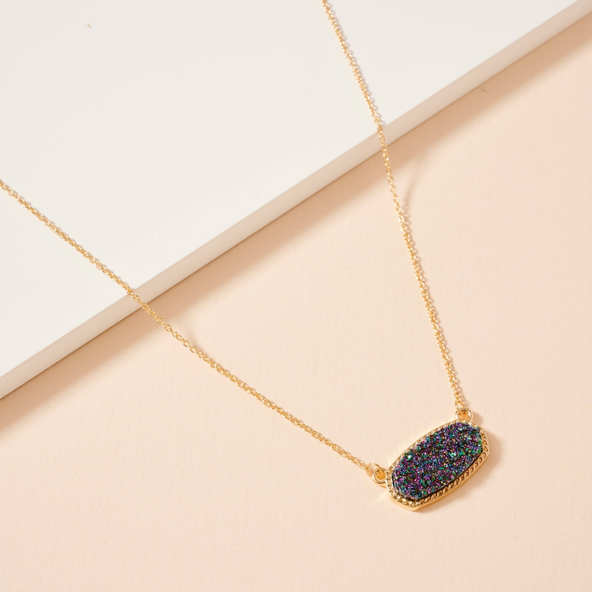 Druzy Stone Charm Short Necklace - Frem