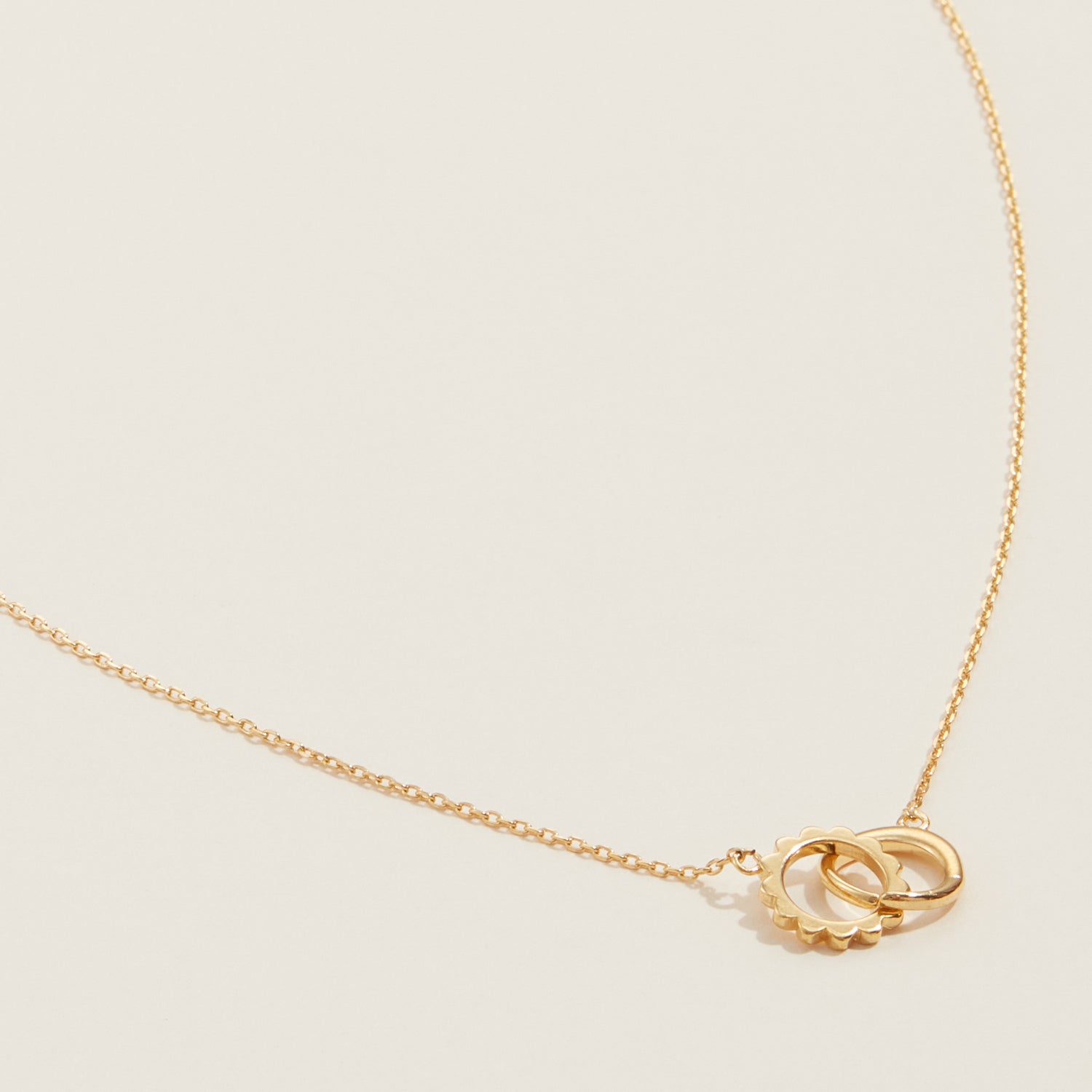 Gold Dipped Dainty Interlocking Circle Necklace - Frem