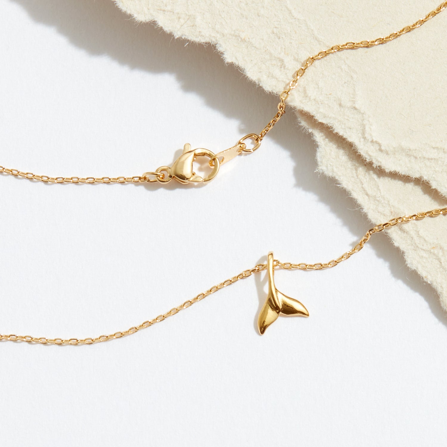 Gold Dipped Dainty Fish Tail Pendant Necklace - Frem