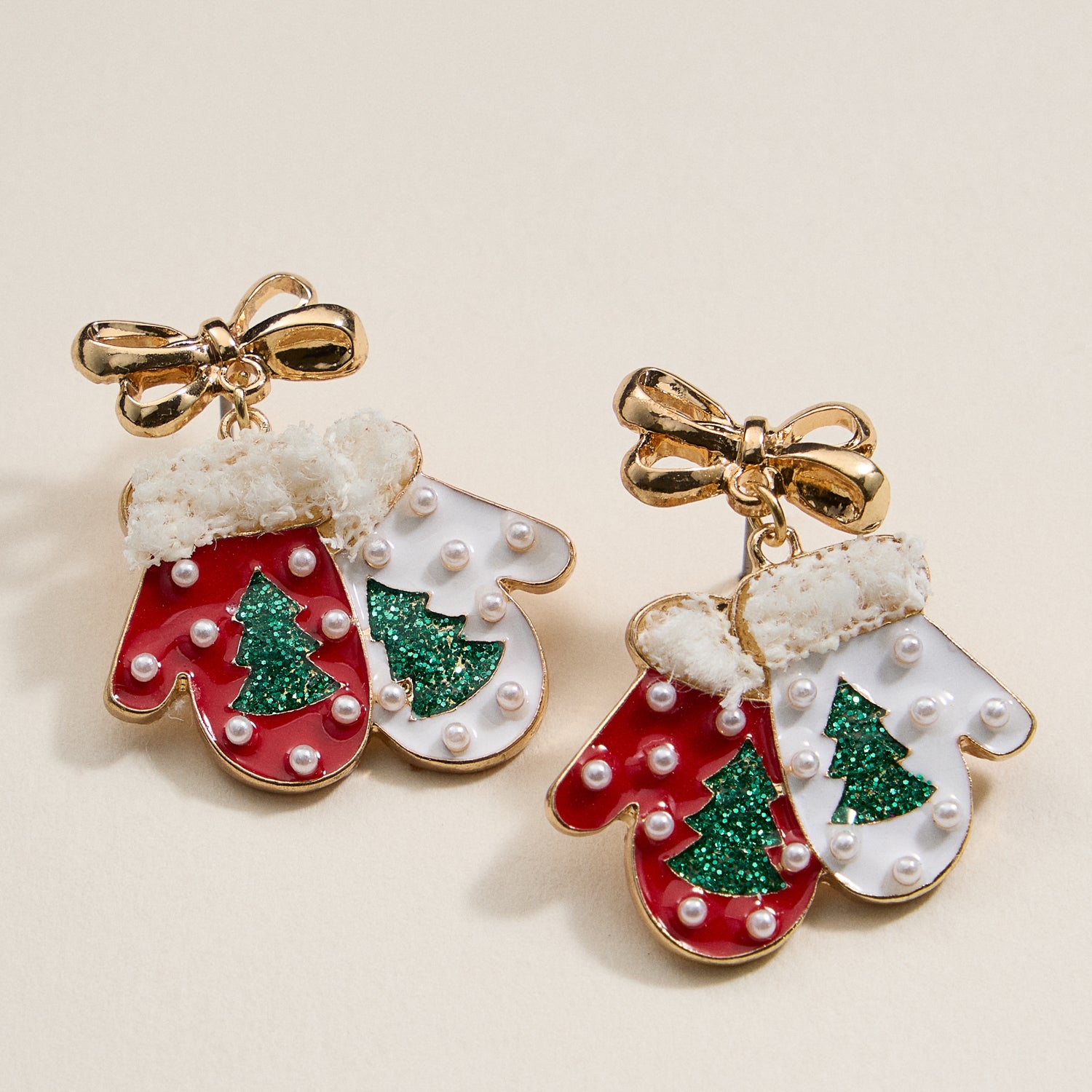Christmas Gloves with Pearls Enamel Dangling Earrings | Charming Christmas Gloves with Pearls Enamel Drop Earrings - Frem