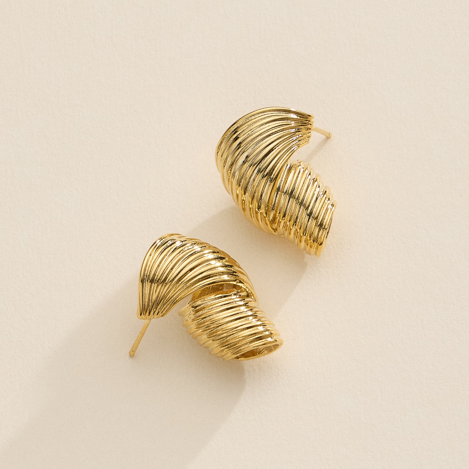 18K Gold-Dipped Ribbed Spiral Hoop Earrings – Bold Gold & Silver Swirls