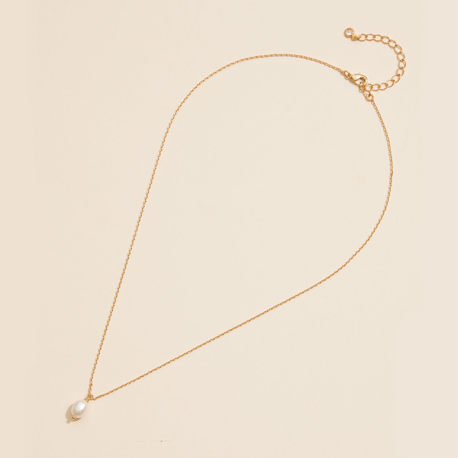 Elegant Pearl Pendant Necklace