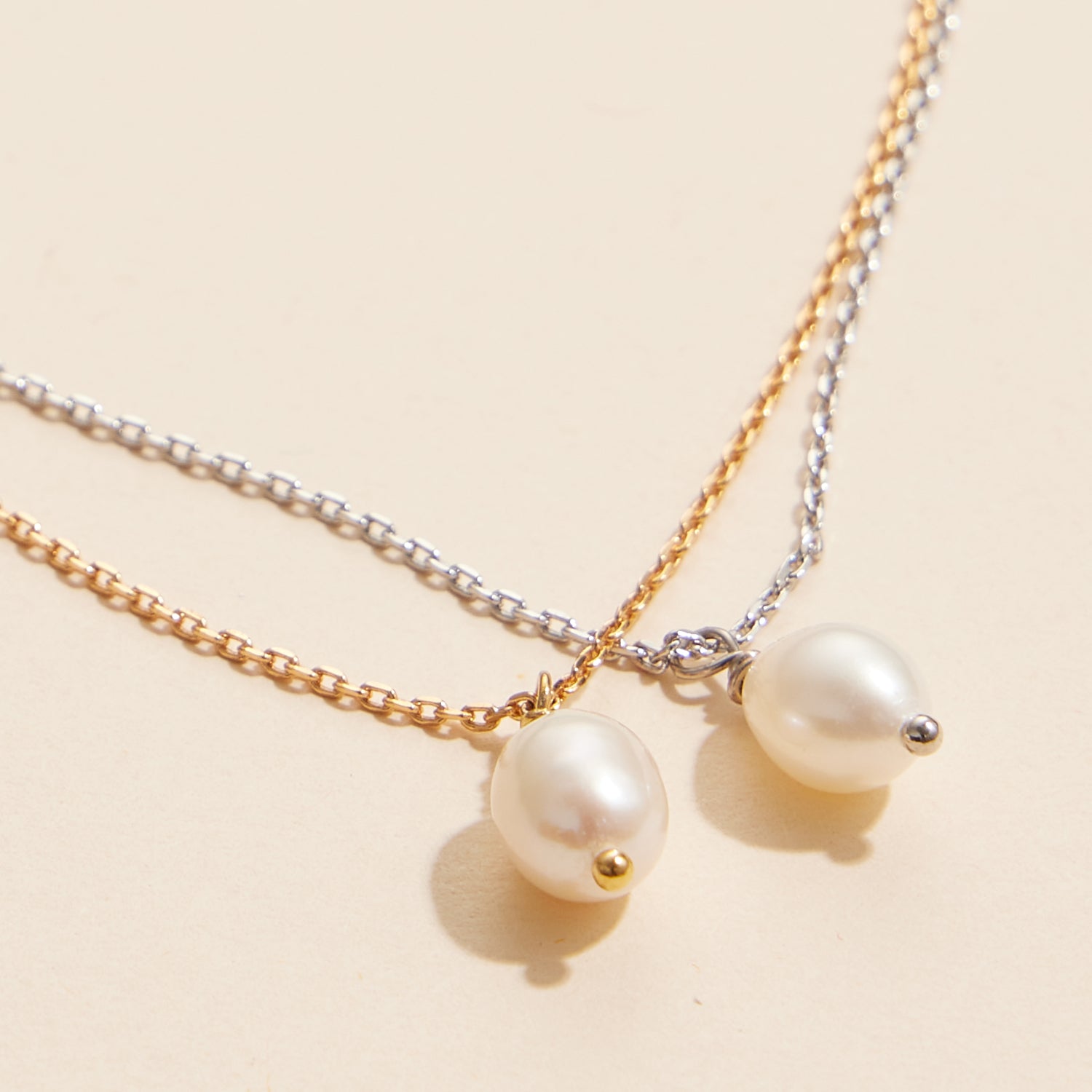 Elegant Pearl Pendant Necklace