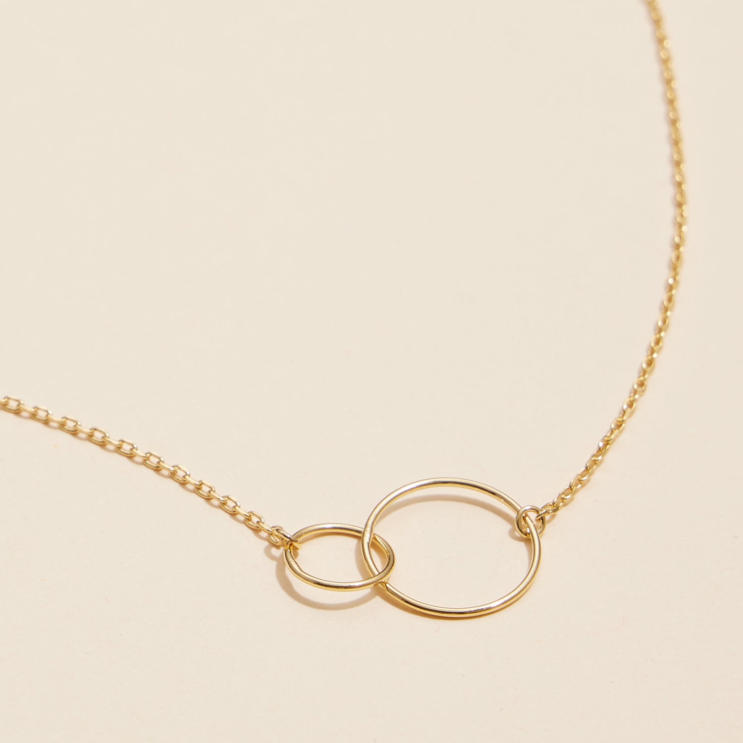 18K Double Circle Pendant Necklace