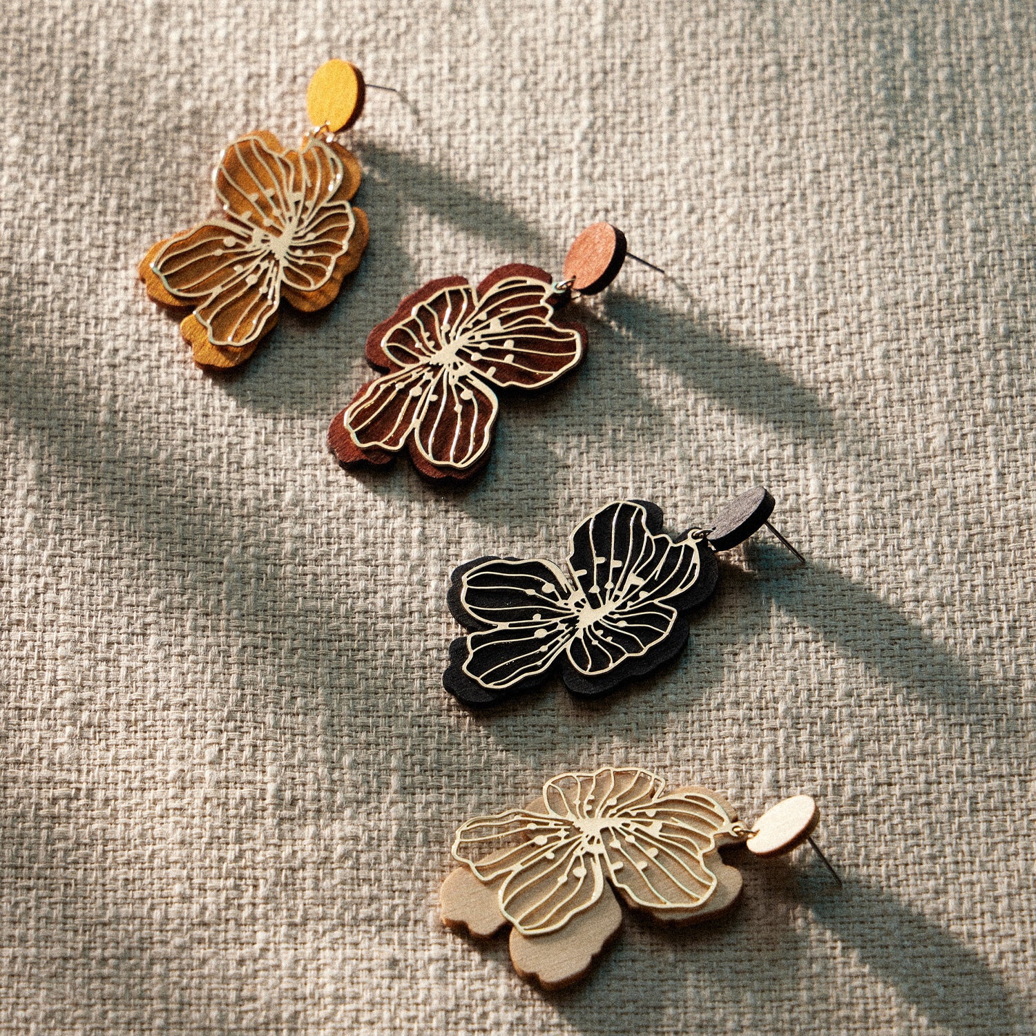 Sophisticated Wooden Post Earrings with Floral Filigree Design - Frem