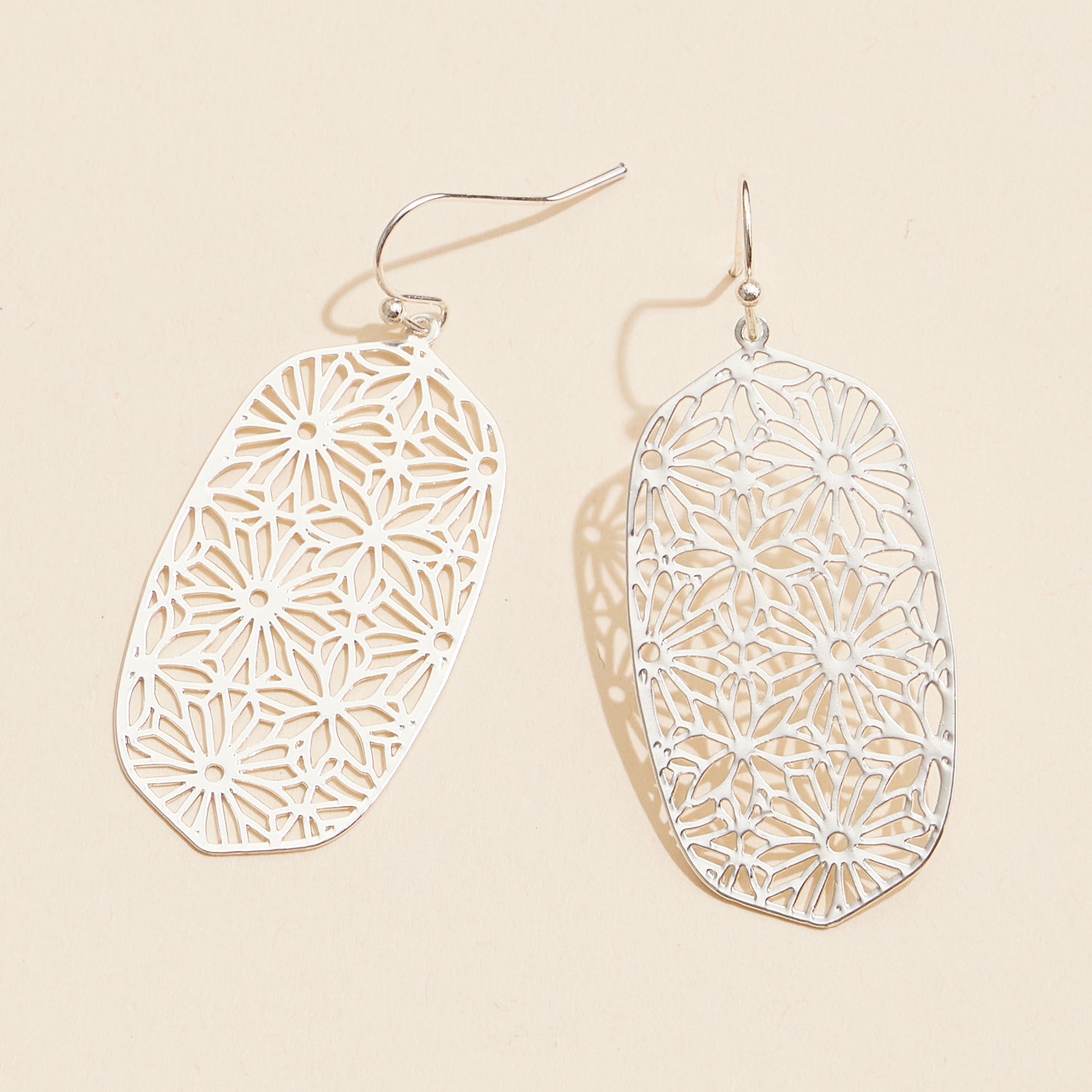 Vibrant Geometric Floral Pattern Filigree Earrings - Frem