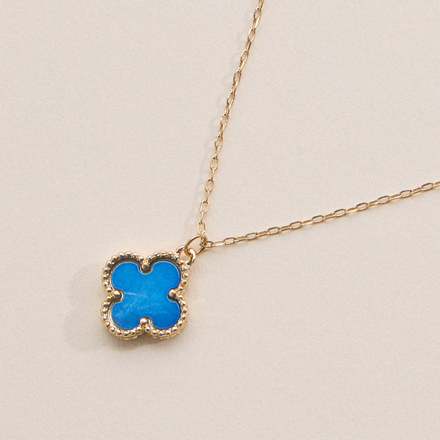 Gold Chain Necklace with Shell Pendant