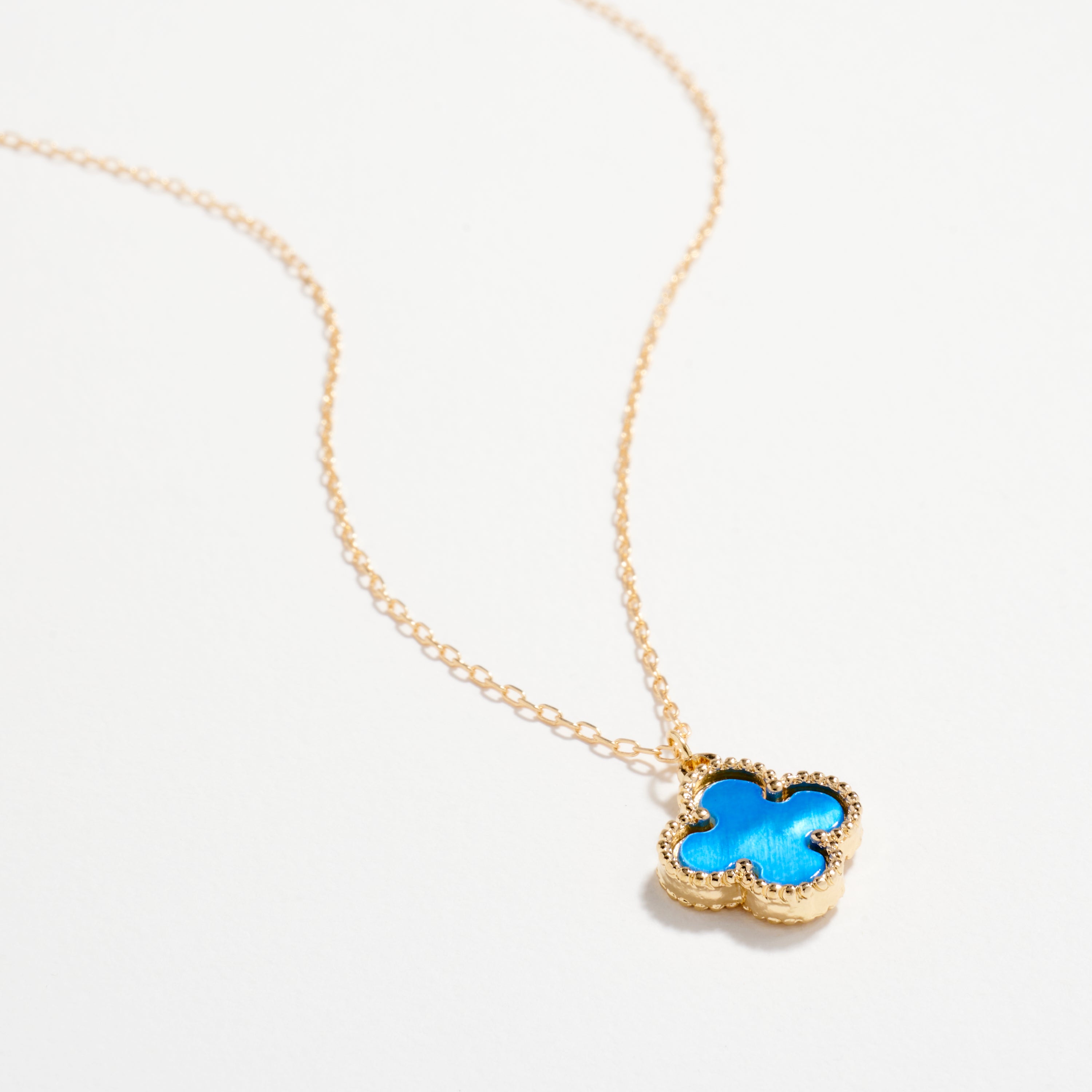 Gold Chain Necklace with Shell Pendant