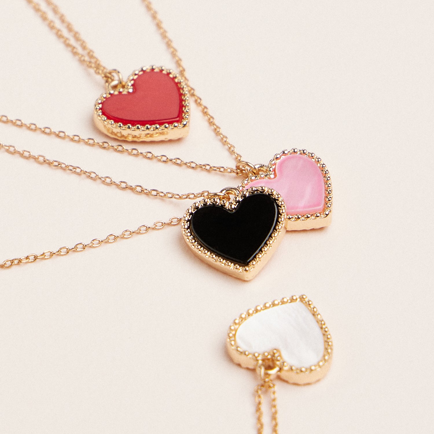 Heart Shaped Pendant Necklaces Gold Chain Jewelry in Red Pink Black White