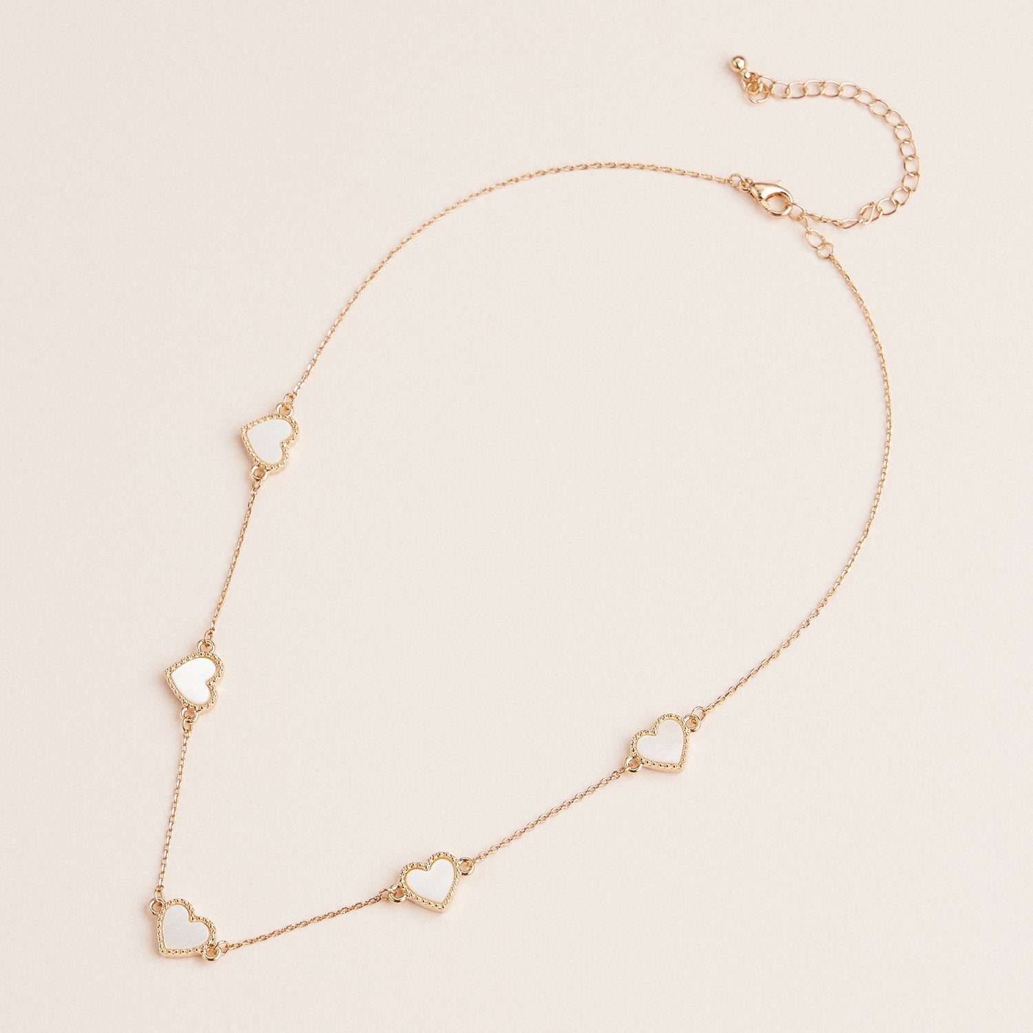 Heart Shaped Station Necklaces Gold Chain Jewelry in Red Pink Black White