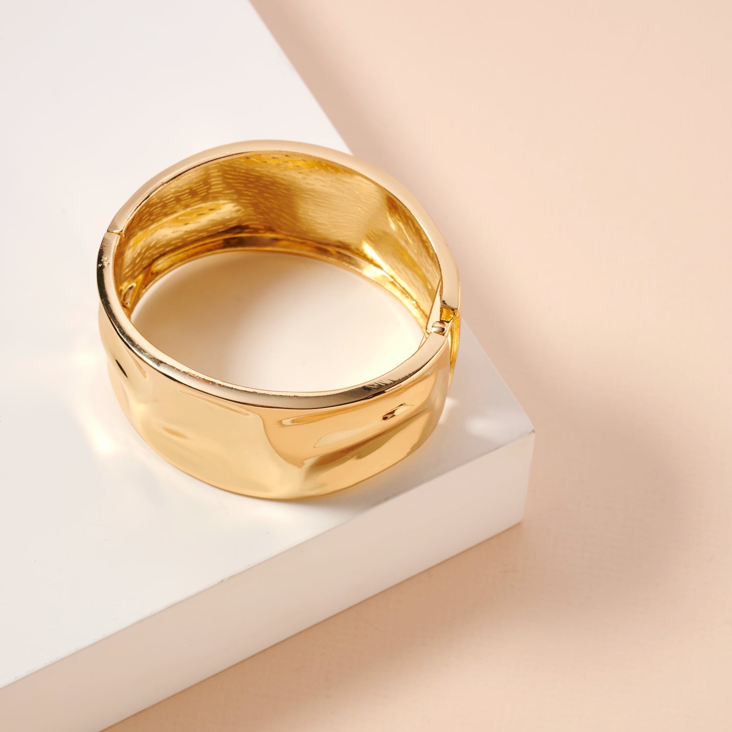 Irregular Design Wide 18K Gold Plated Cuff Bracelet - Frem