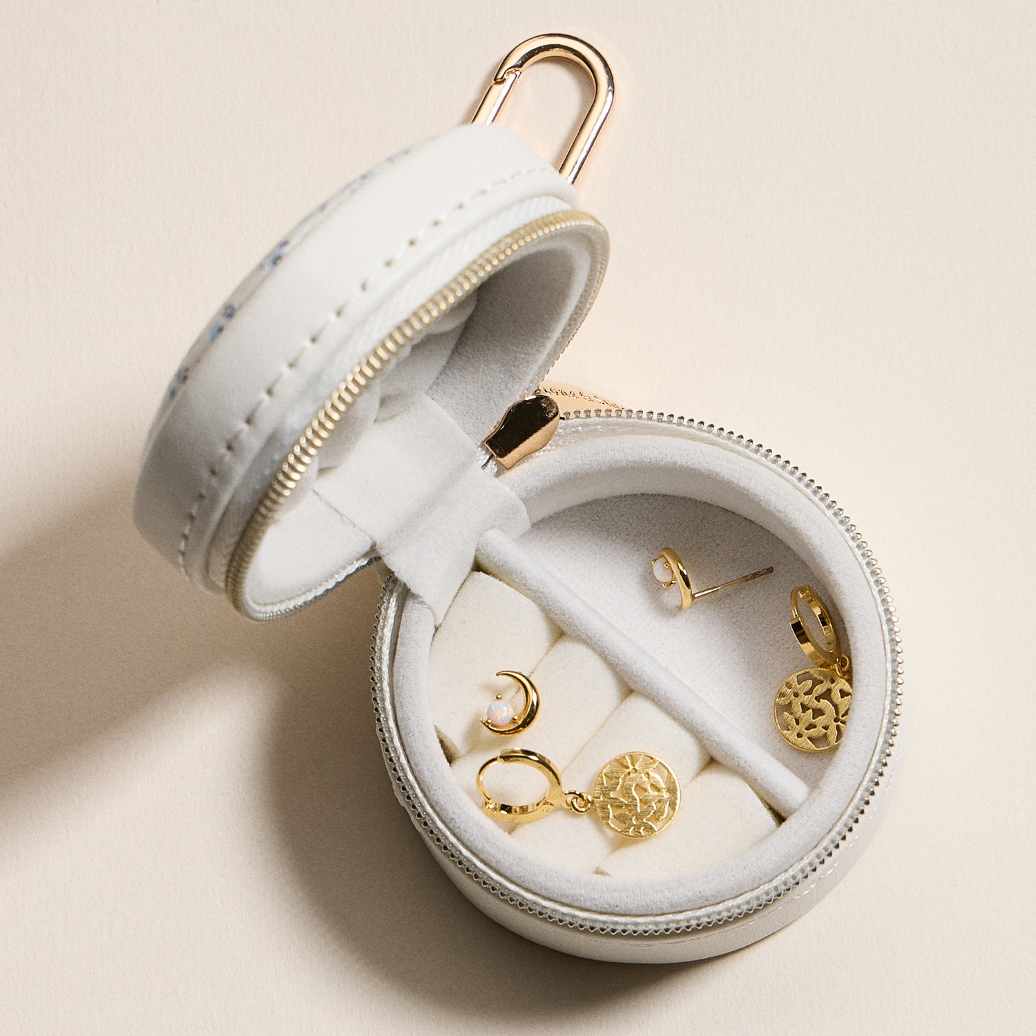 Mini Round Jewelry Travel Case with Keychain – White & Blue Floral Print
