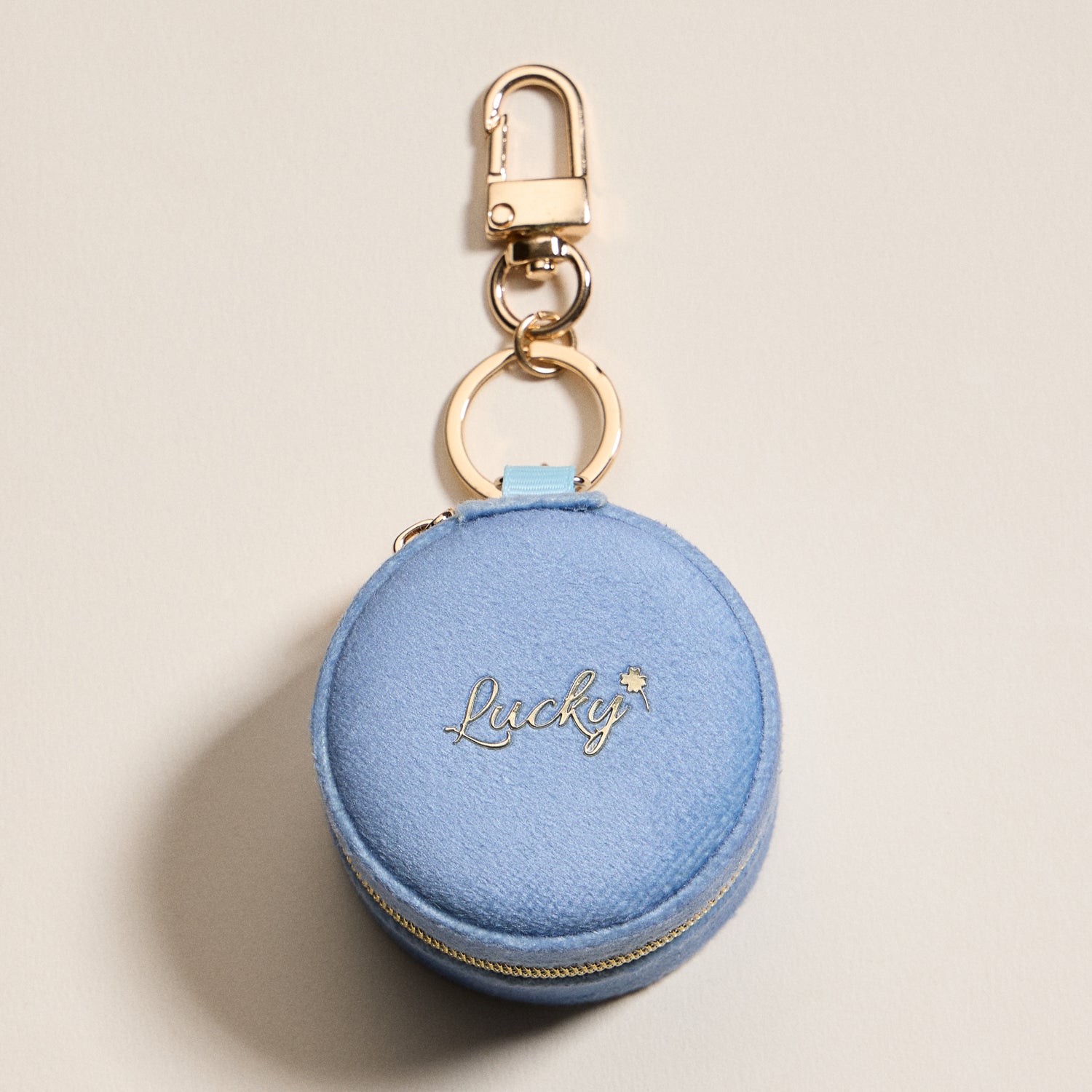 Mini Round Jewelry Travel Case with Keychain – Blue Velvet "Lucky" Design
