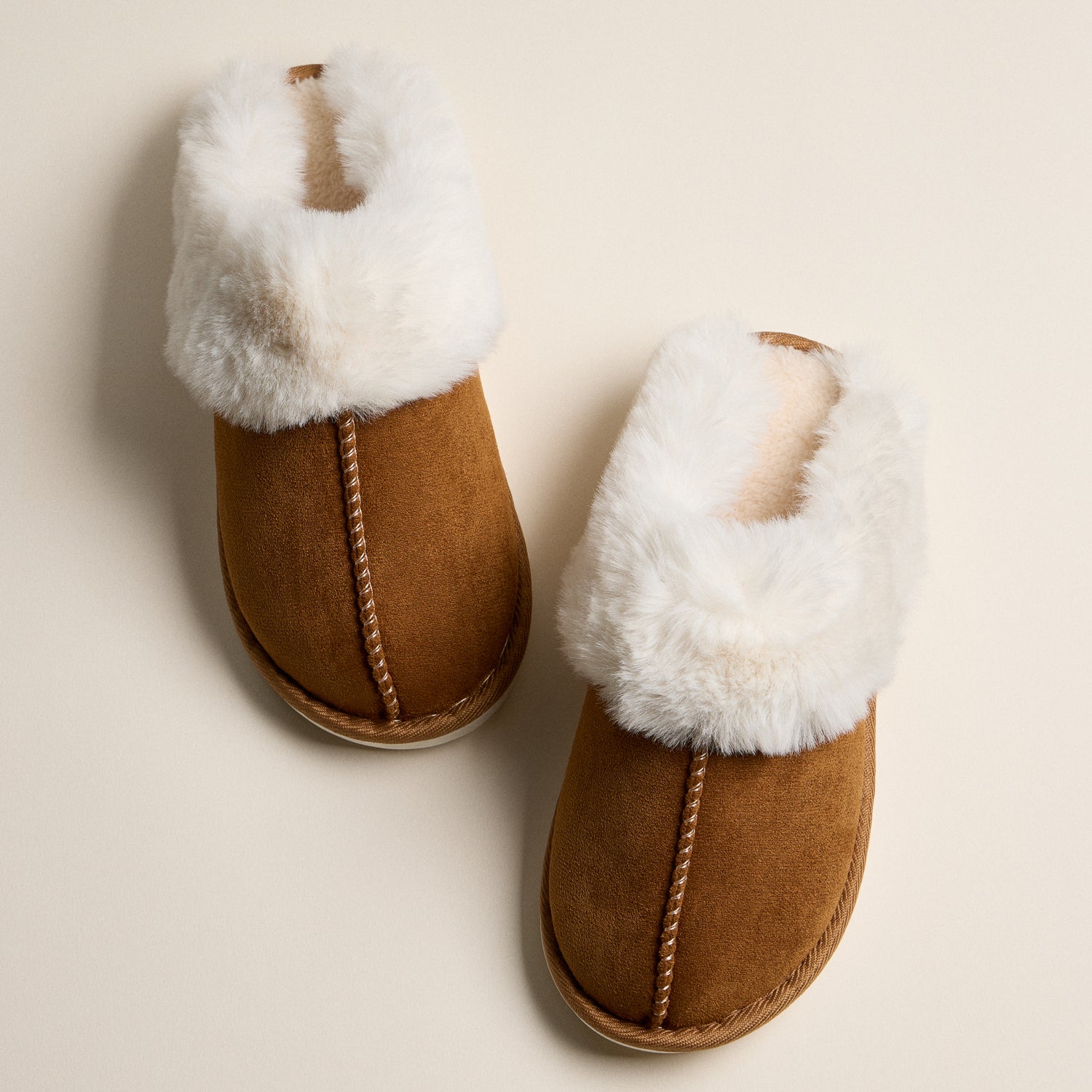 Luxurious Faux Fur-Trimmed Suede-Effect Cozy Slippers