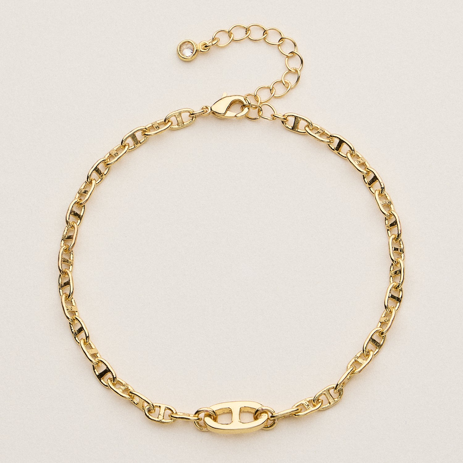 Refined Chain Bracelet with Sculpted Oval Link