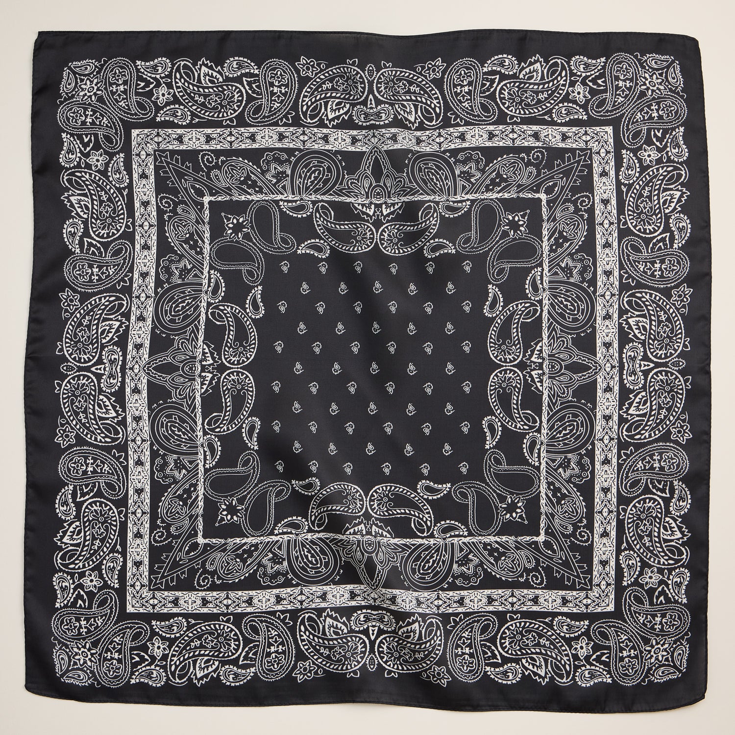 Classic Paisley Silk Scarf – Unisex Square Bandana with Silk Texture