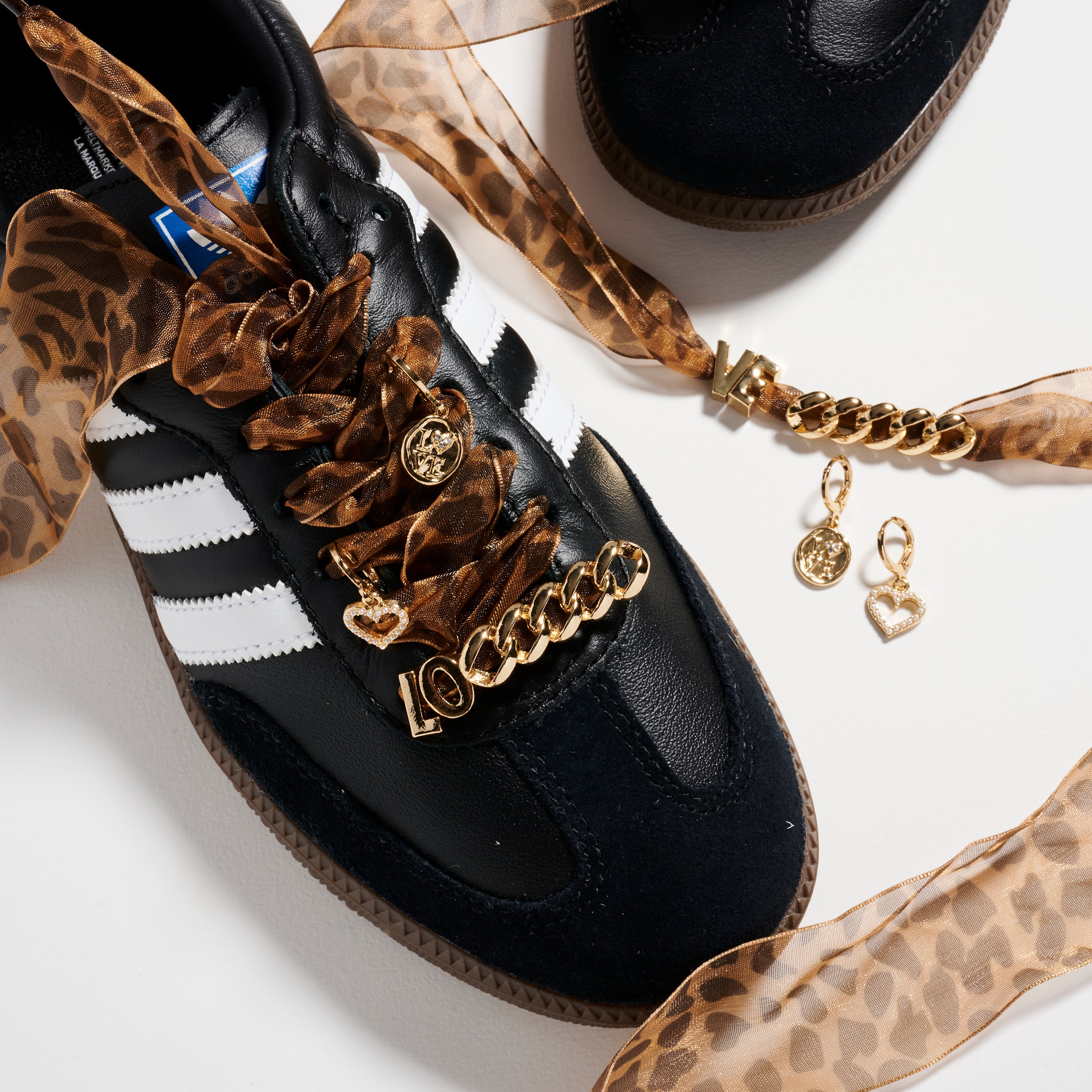 Brown Leopard Shoelaces with Charms – Stylish Sneaker Accent Set