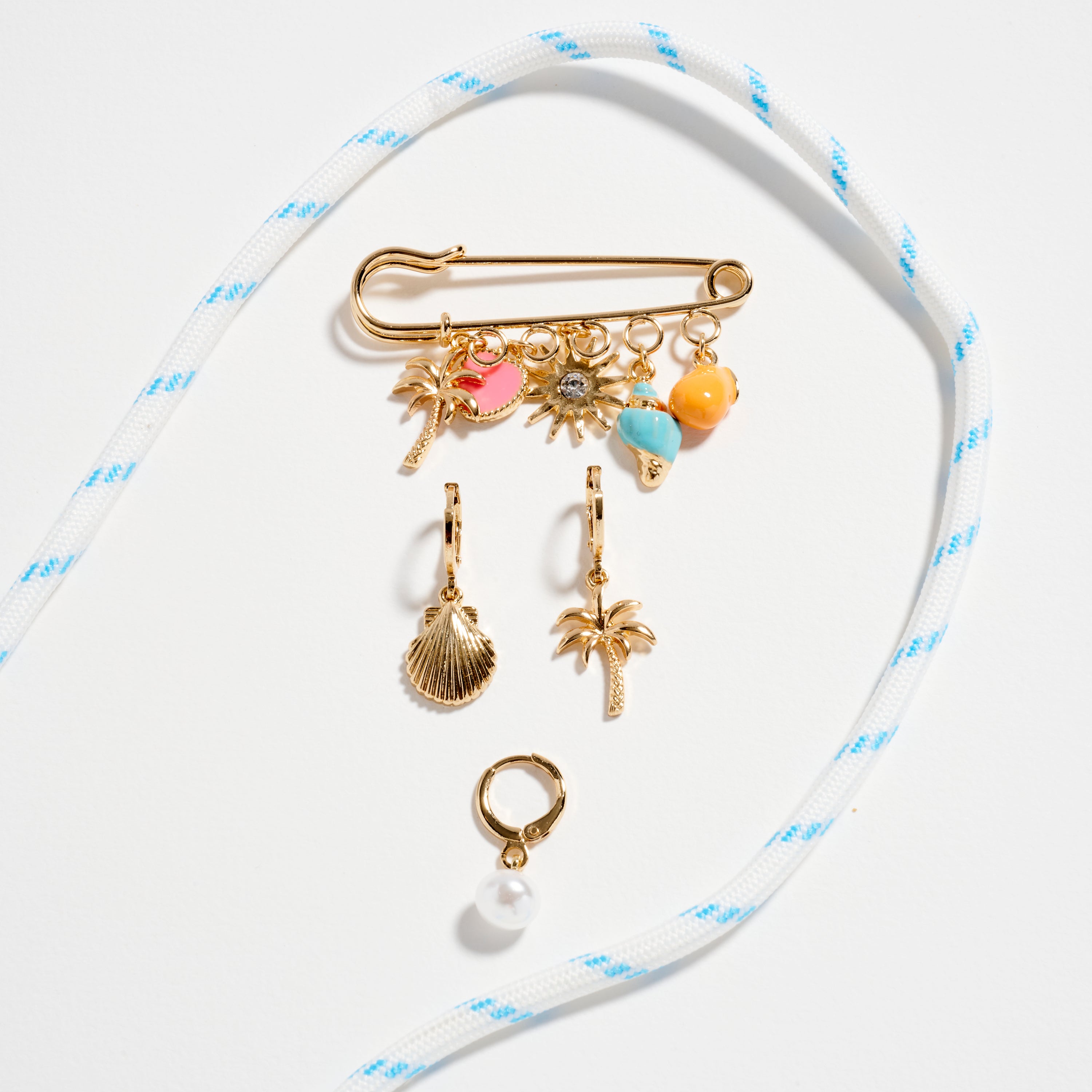 Tropical Shoe Charm and Earring Set with Gold Accents – Beach-Inspired Design