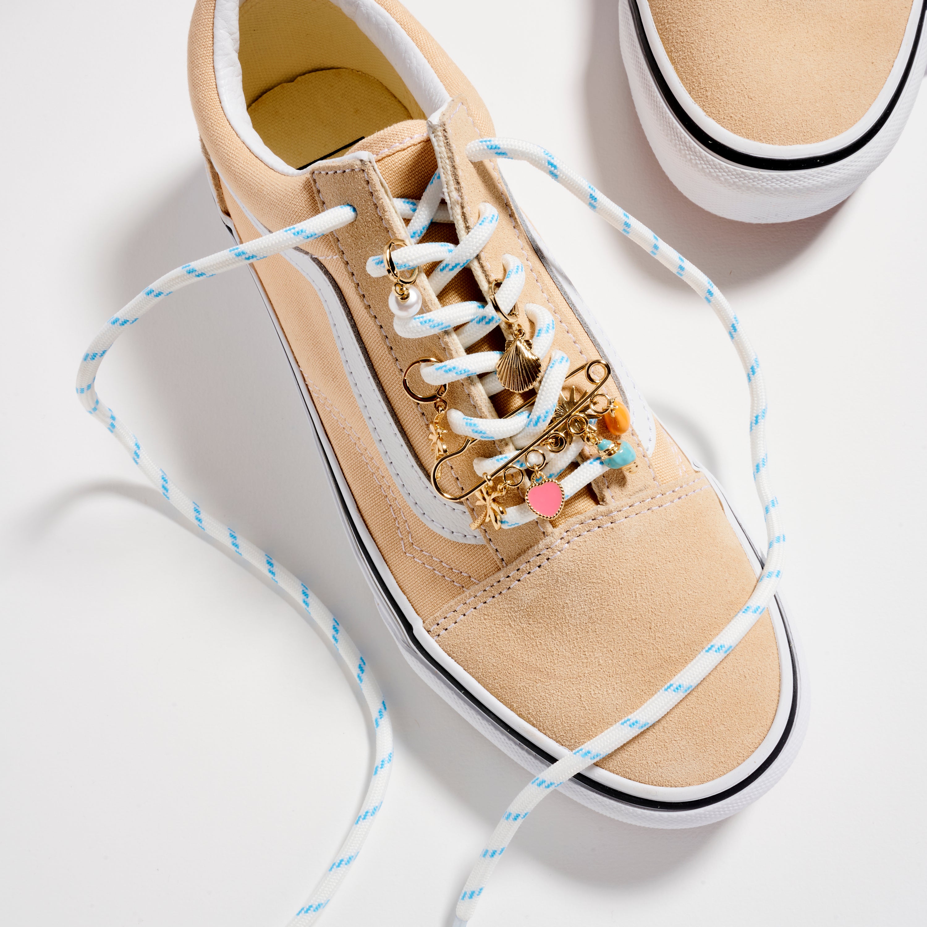 Tropical Shoe Charm and Earring Set with Gold Accents – Beach-Inspired Design