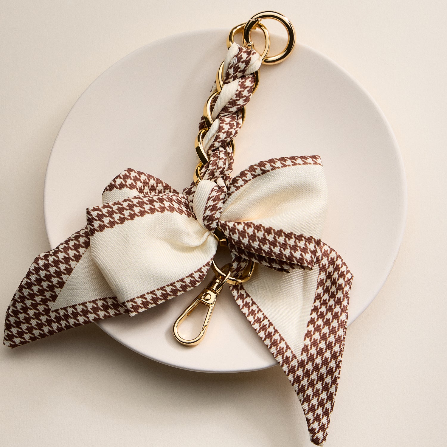 Scarf Bow Keychain with Gold Chain Link – Elegant Bag or Key Accessory