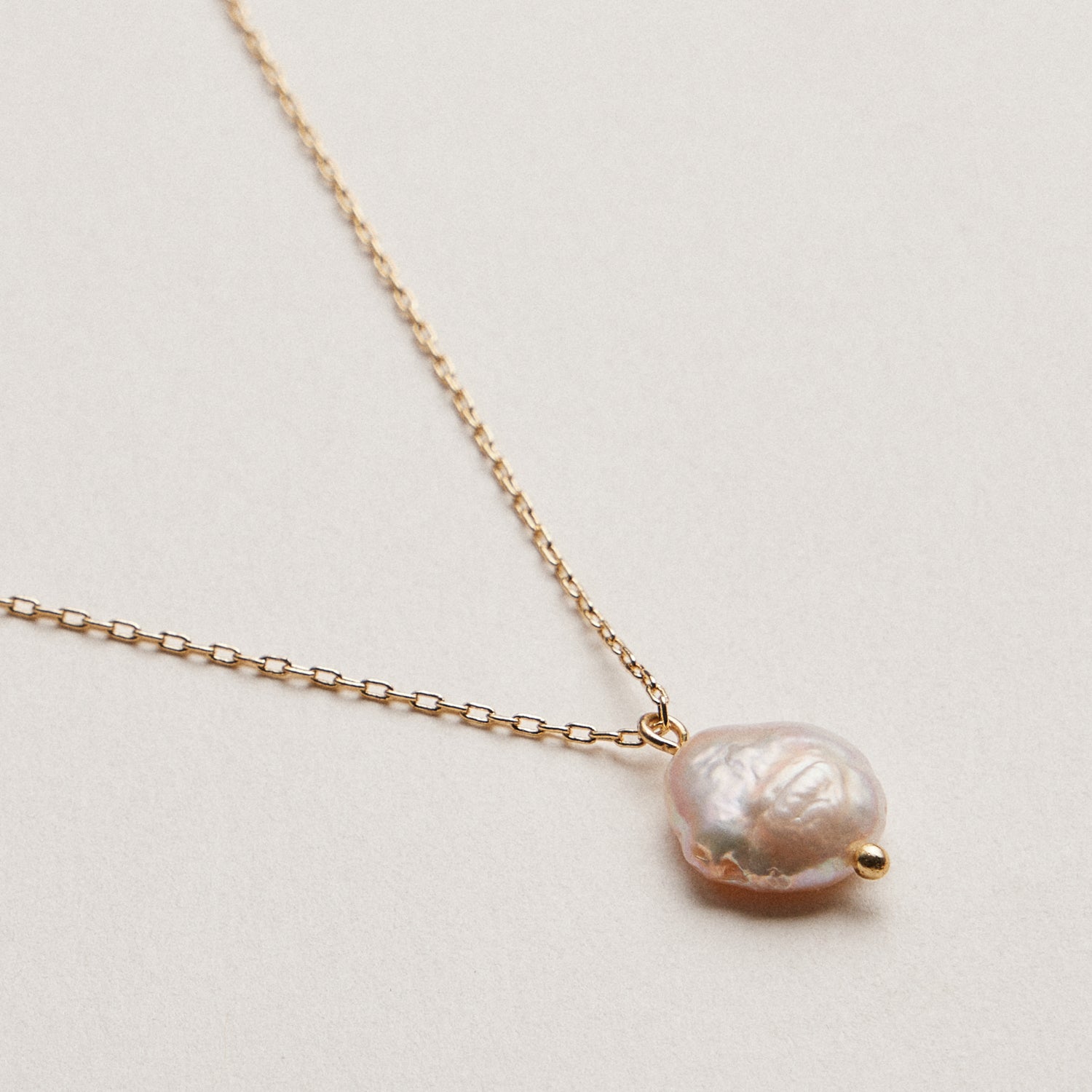 Golden Blush Baroque Pearl Pendant Necklace | Pearl & Gold Chain Jewelry