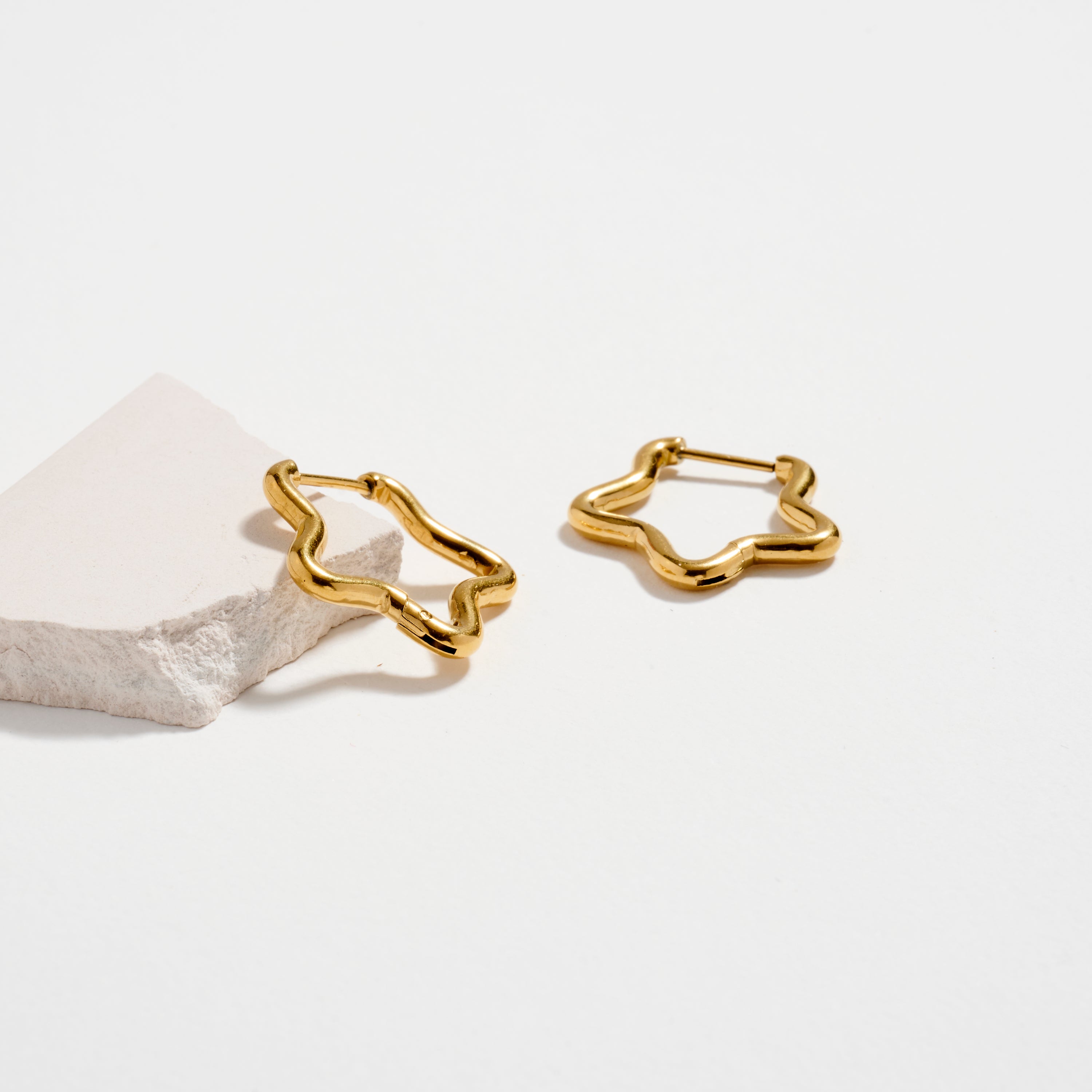 Stainless Steel Star Outline Hoop Earrings – Hypoallergenic & Tarnish Free